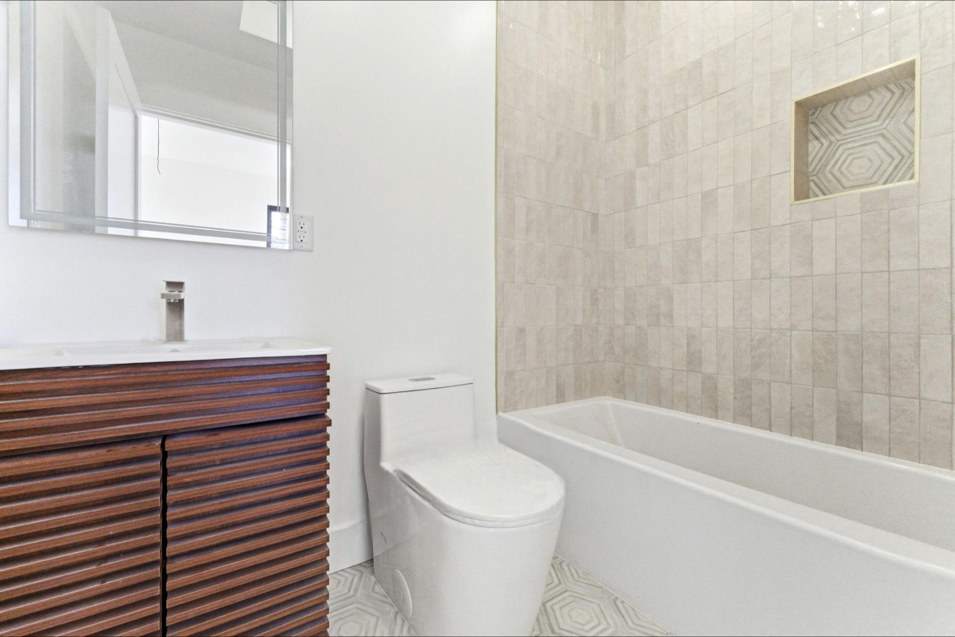 113.5 OAK ST #2