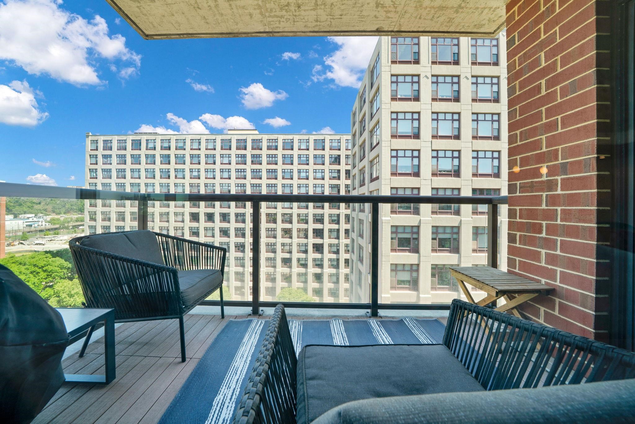 1400 HUDSON ST #1108