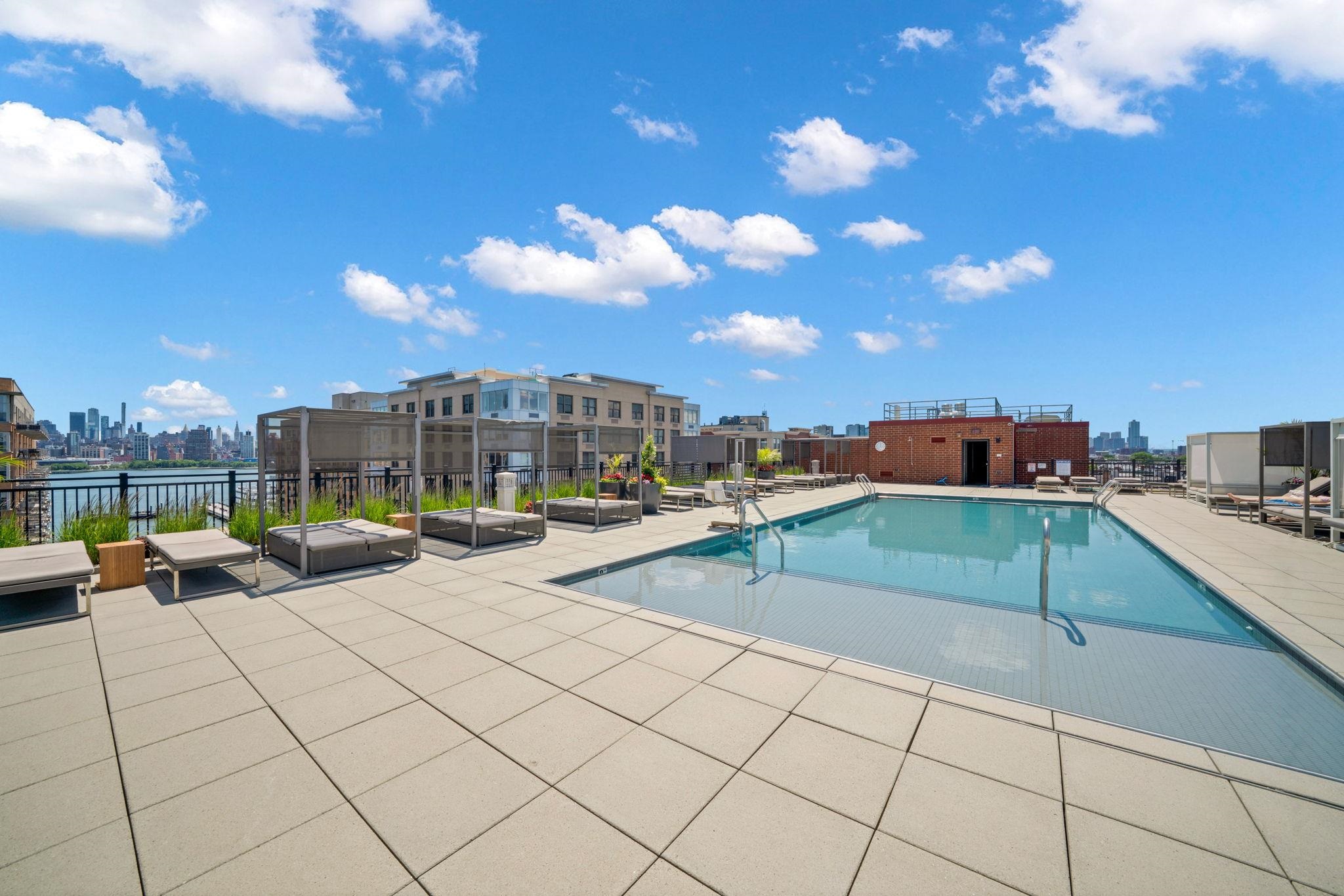 1400 HUDSON ST #1108