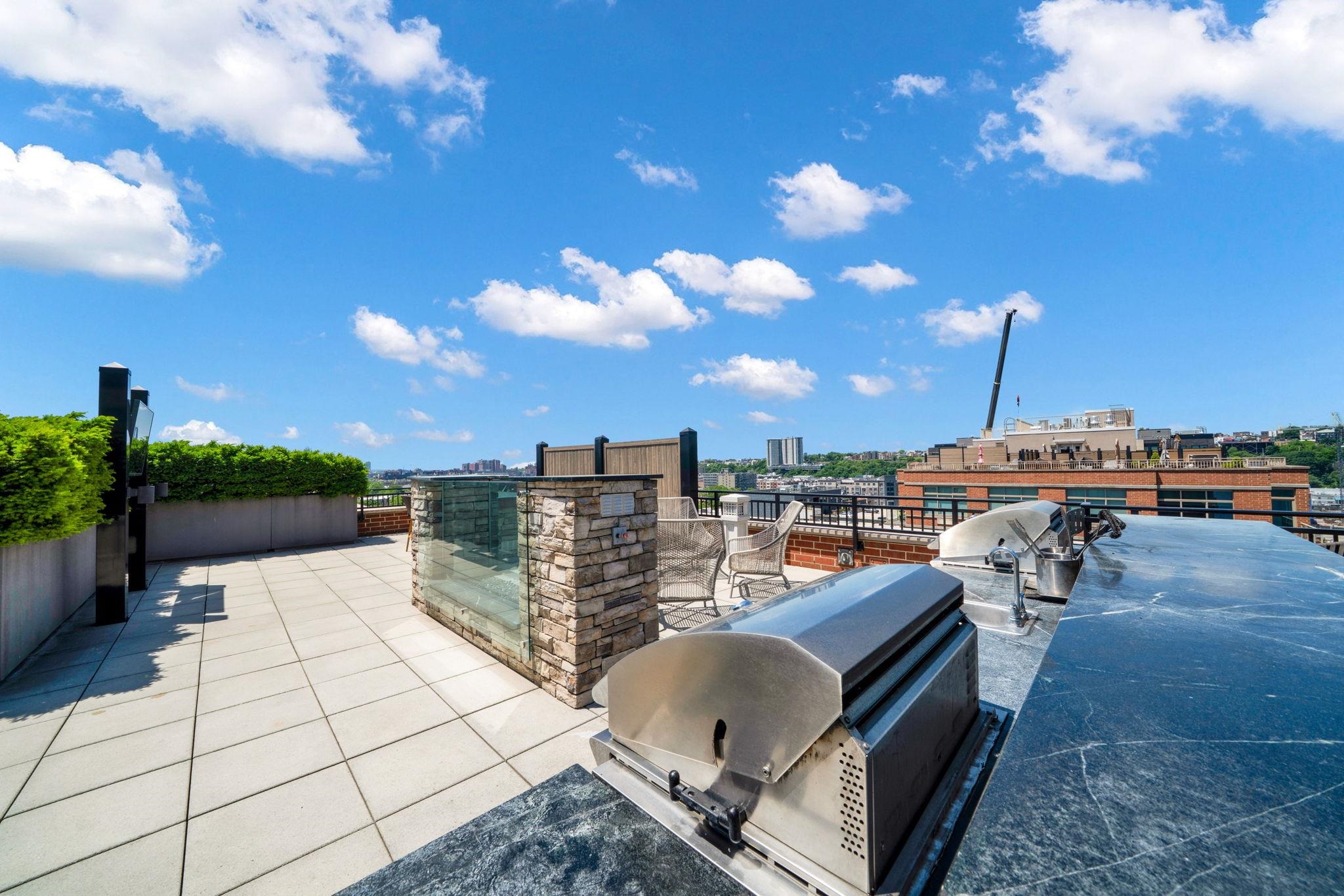 1400 HUDSON ST #1108