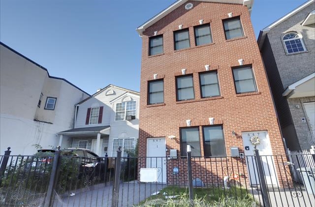 647 OCEAN AVE #1