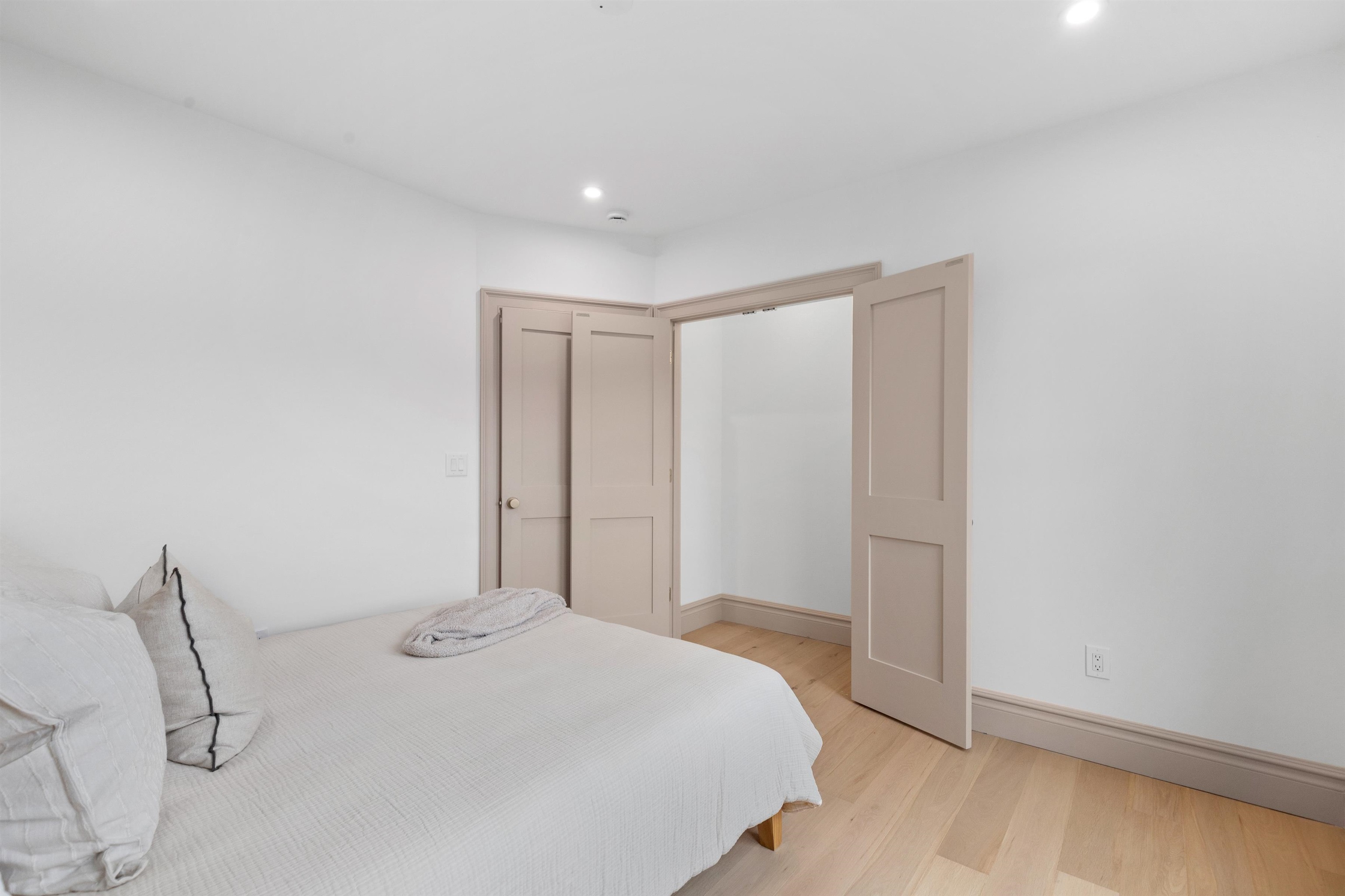105 ATLANTIC ST #2