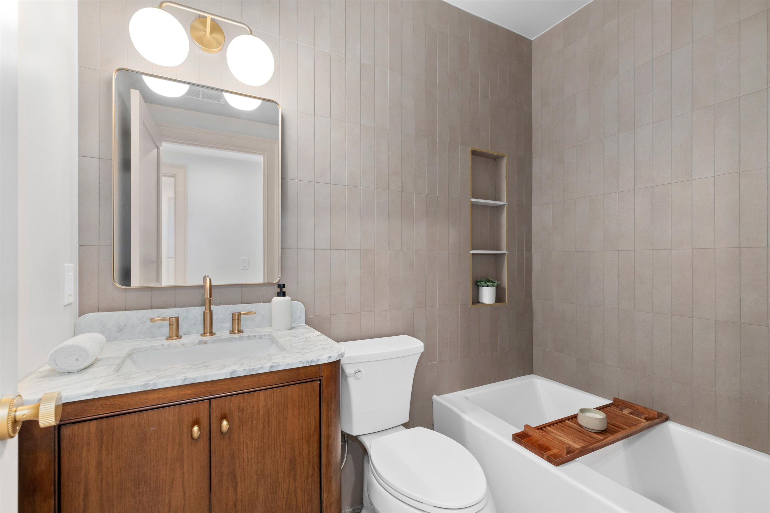 105 ATLANTIC ST #2