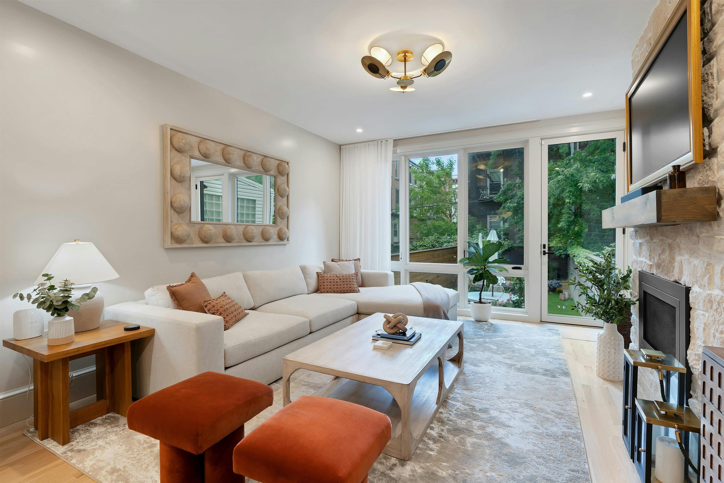 1008 PARK AVE