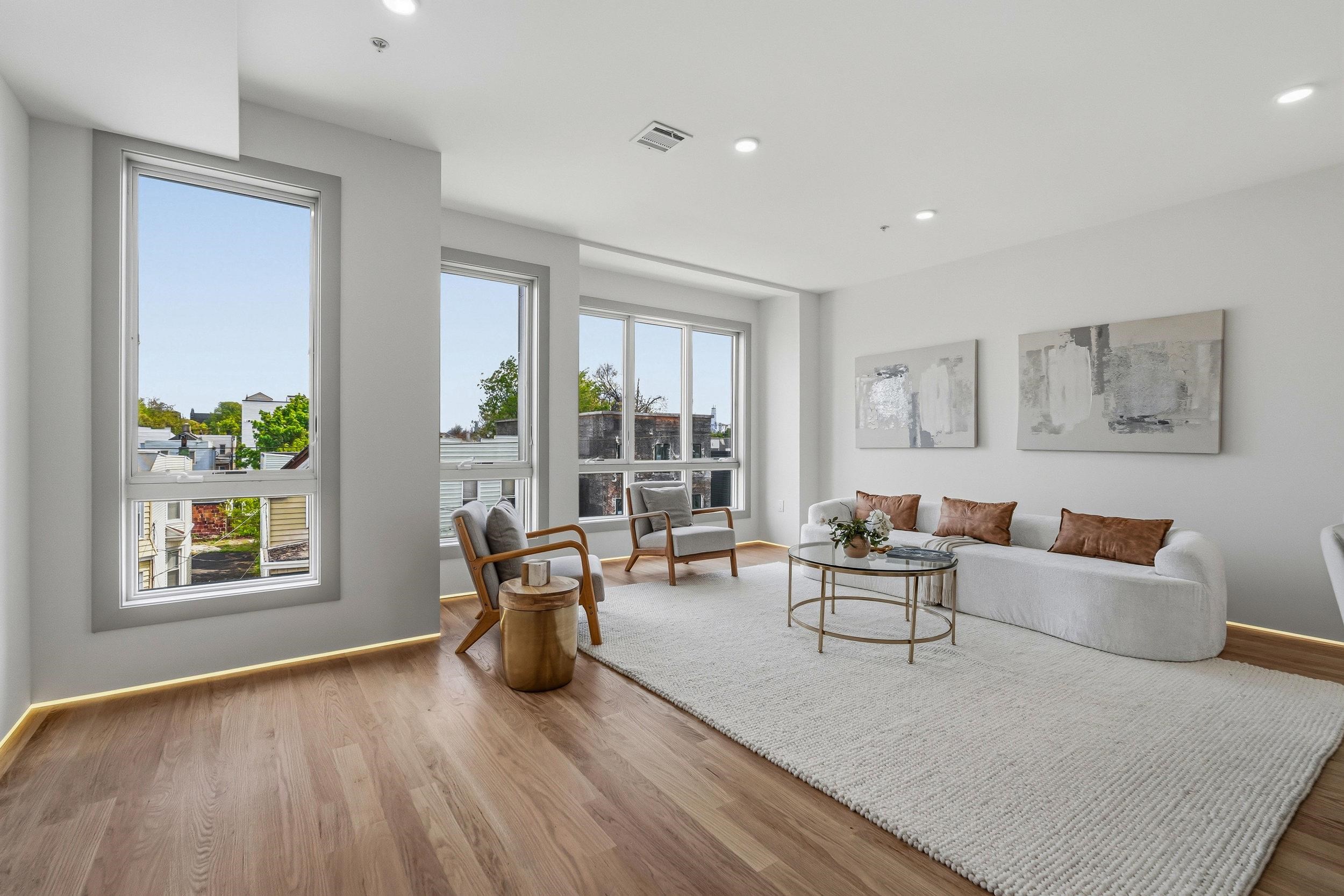 161 WOODLAWN AVE #C