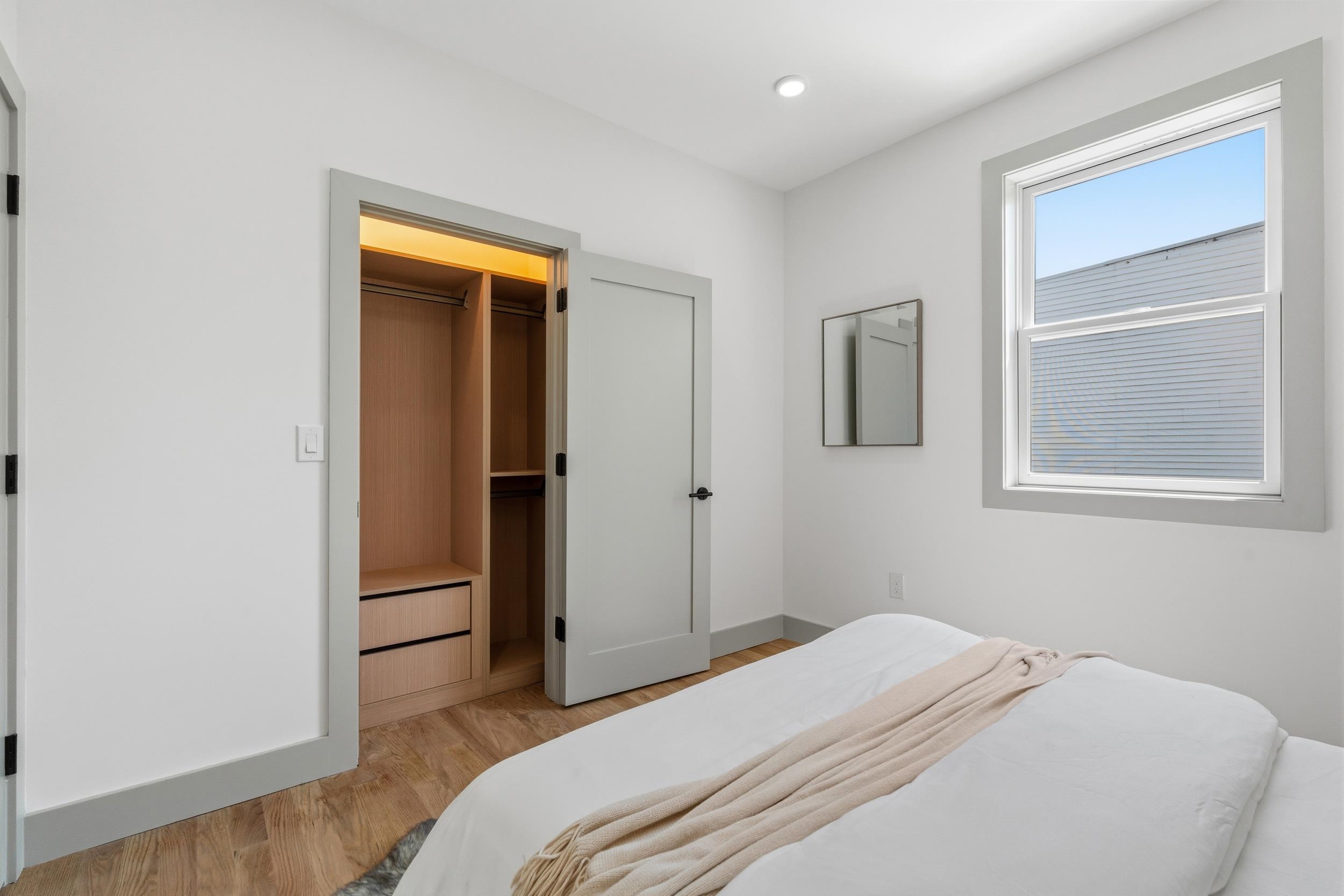 161 WOODLAWN AVE #C