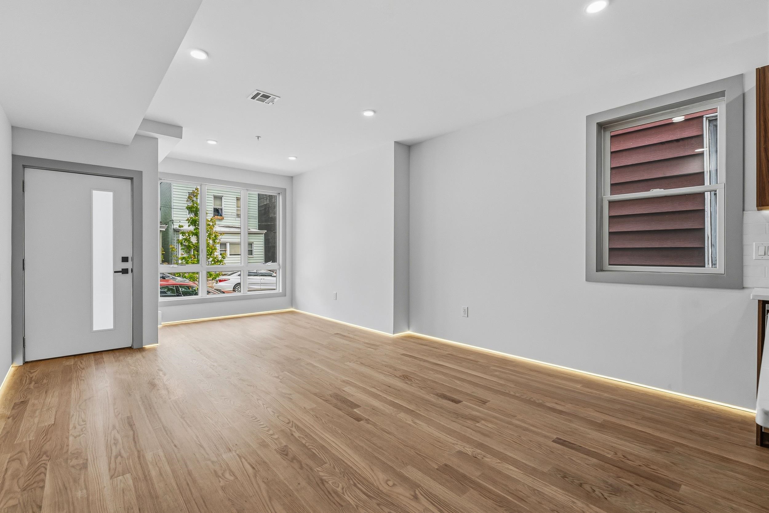 161 WOODLAWN AVE #A