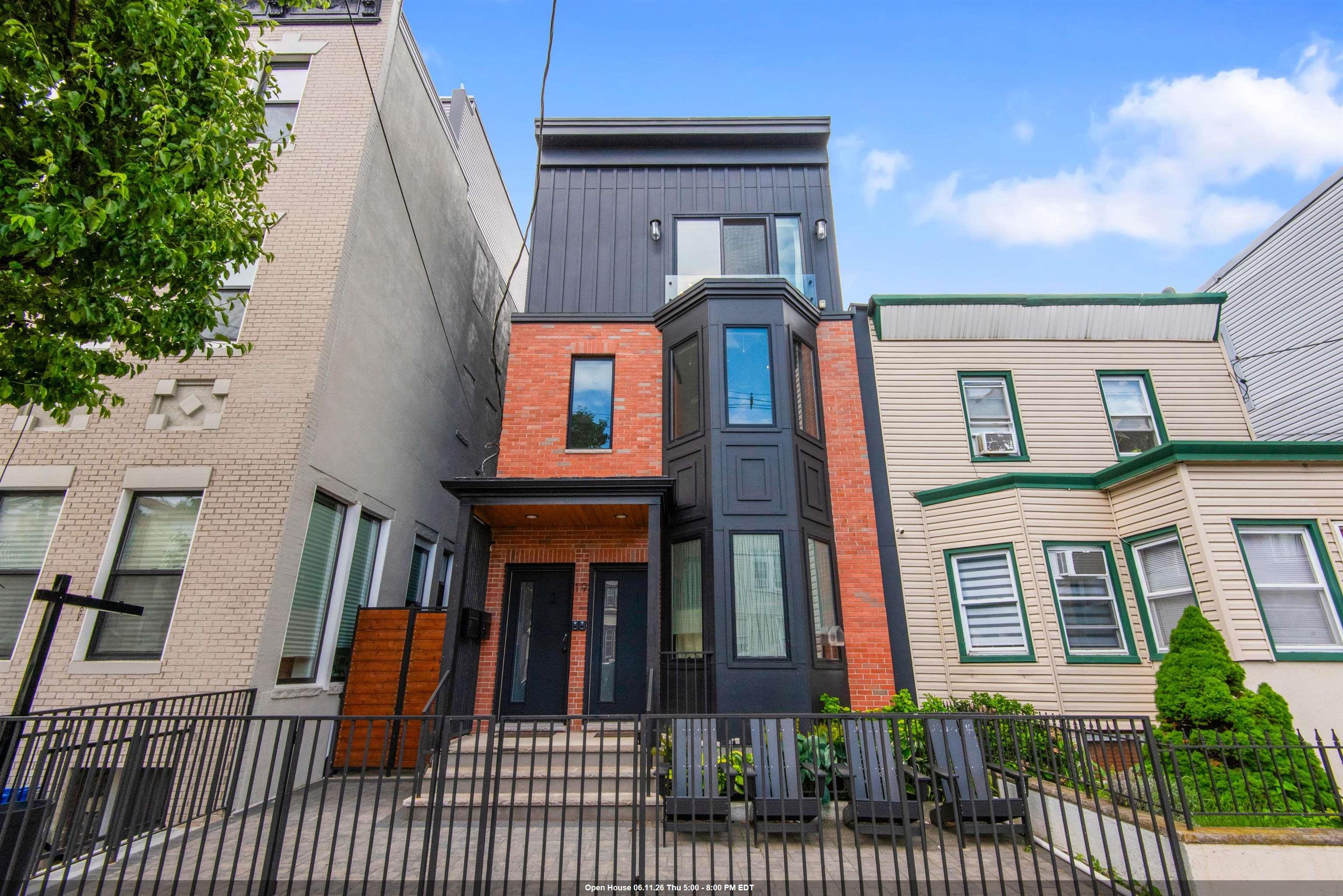 19 LEONARD ST #2
