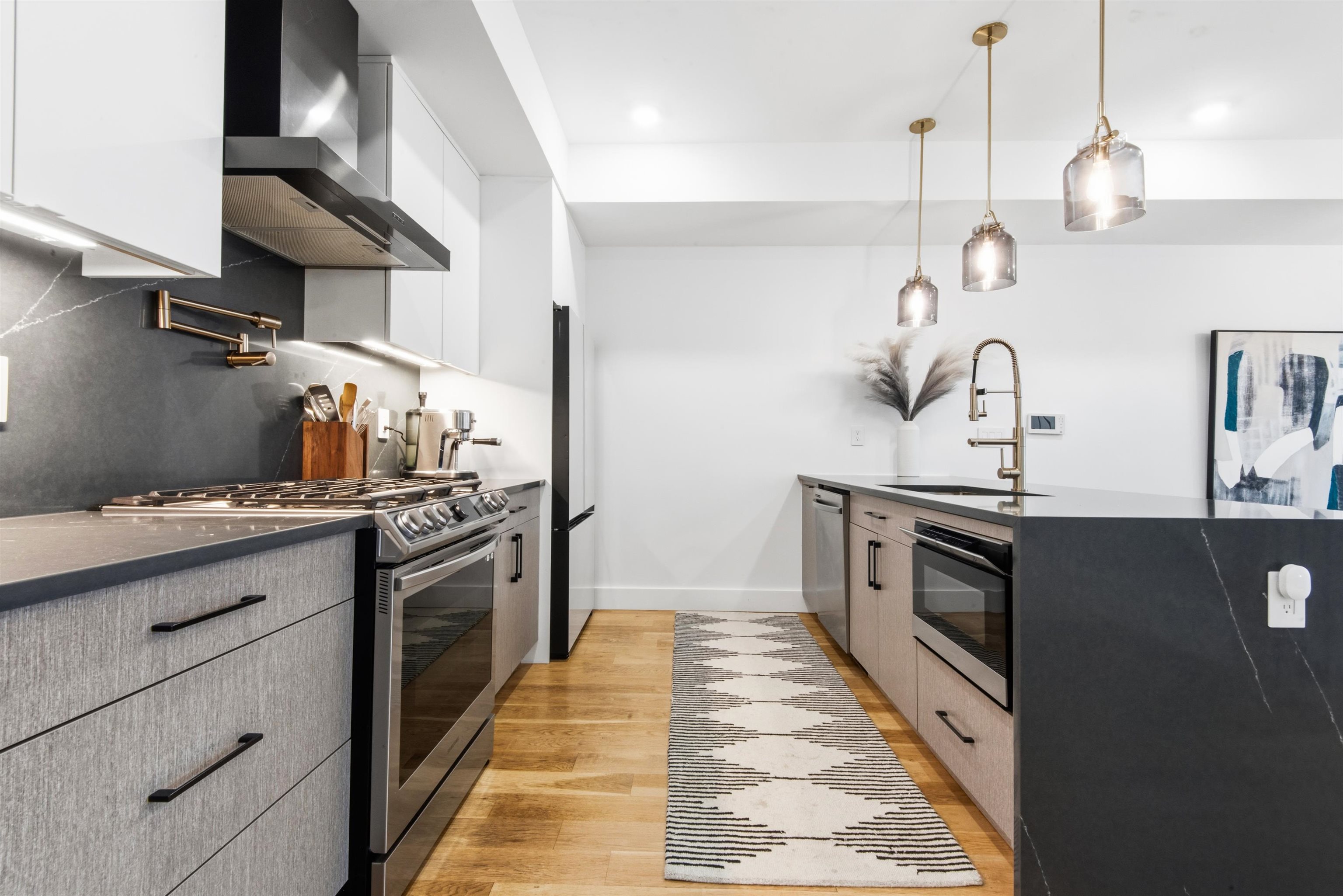 19 LEONARD ST #2