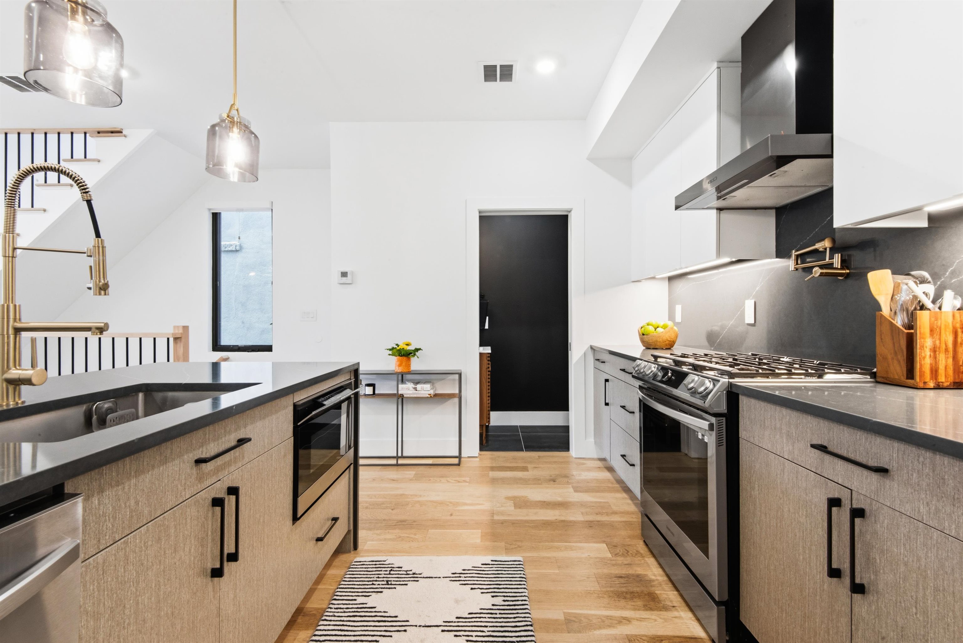 19 LEONARD ST #2