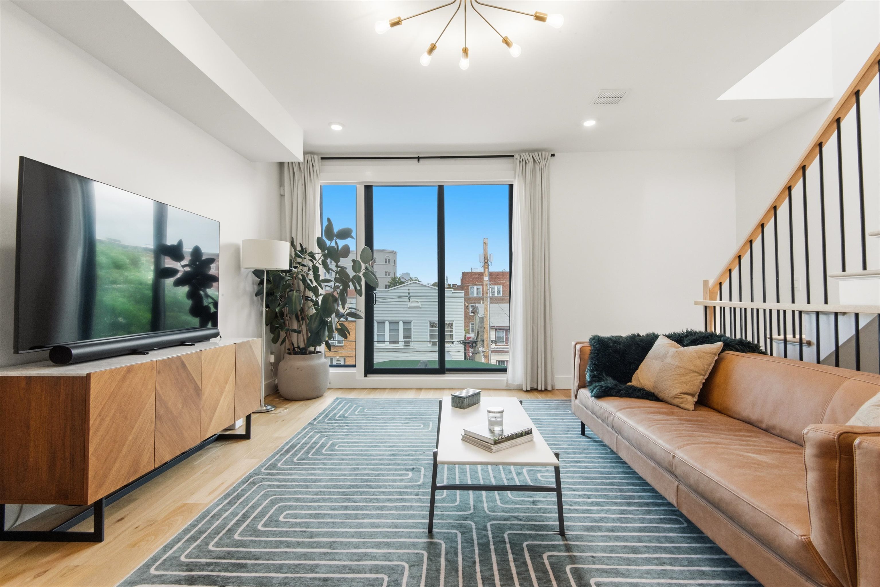 19 LEONARD ST #2