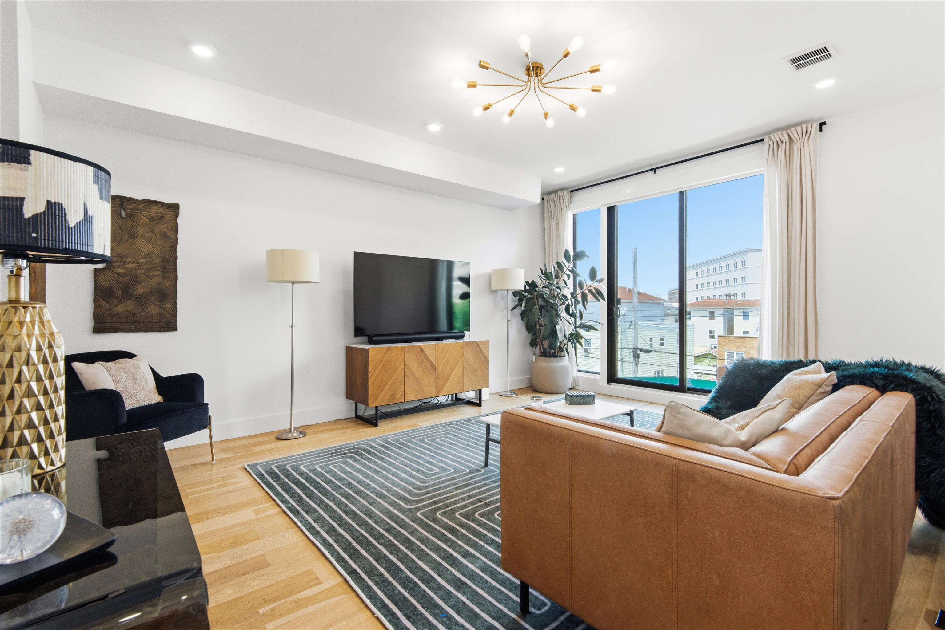 19 LEONARD ST #2