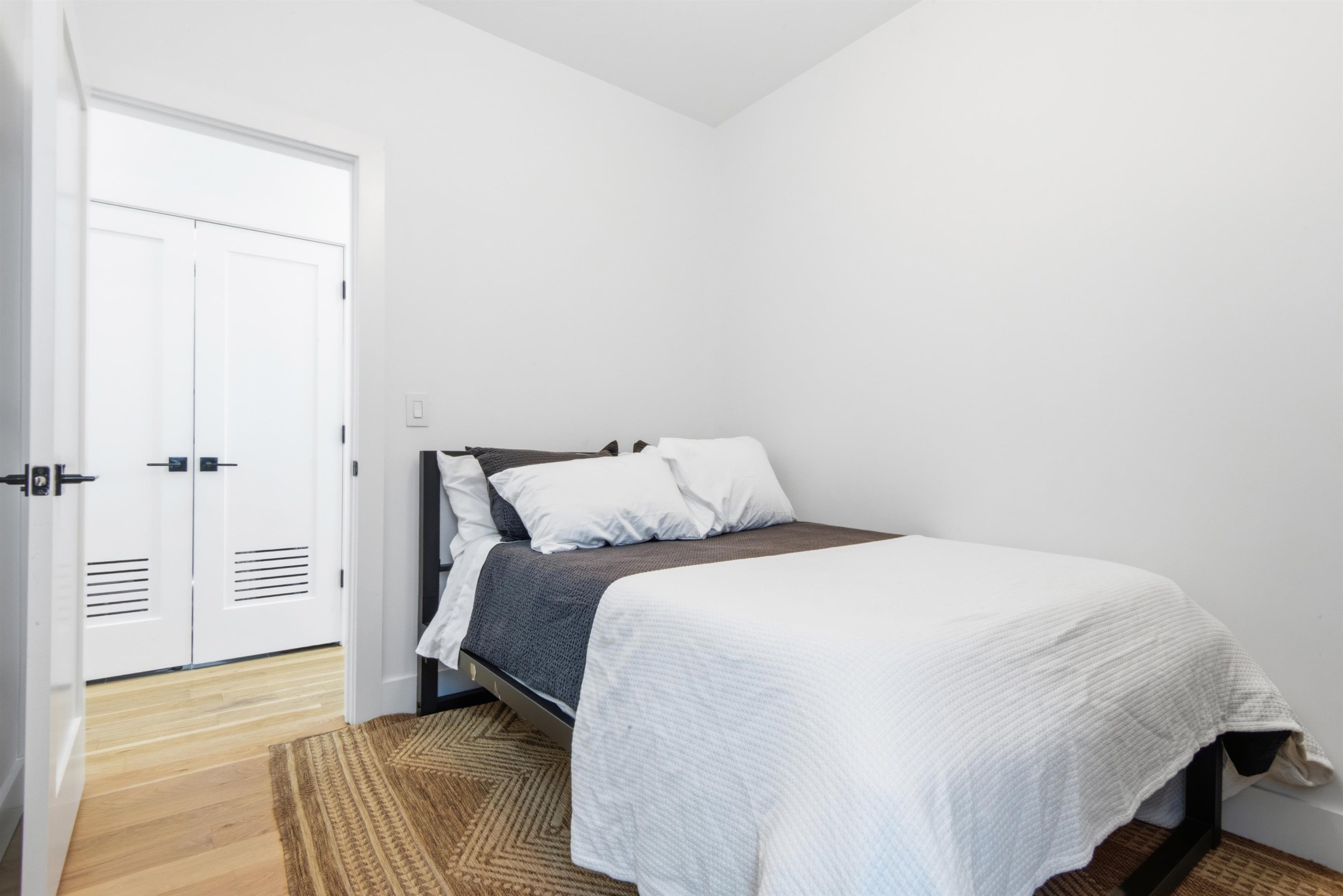 19 LEONARD ST #2