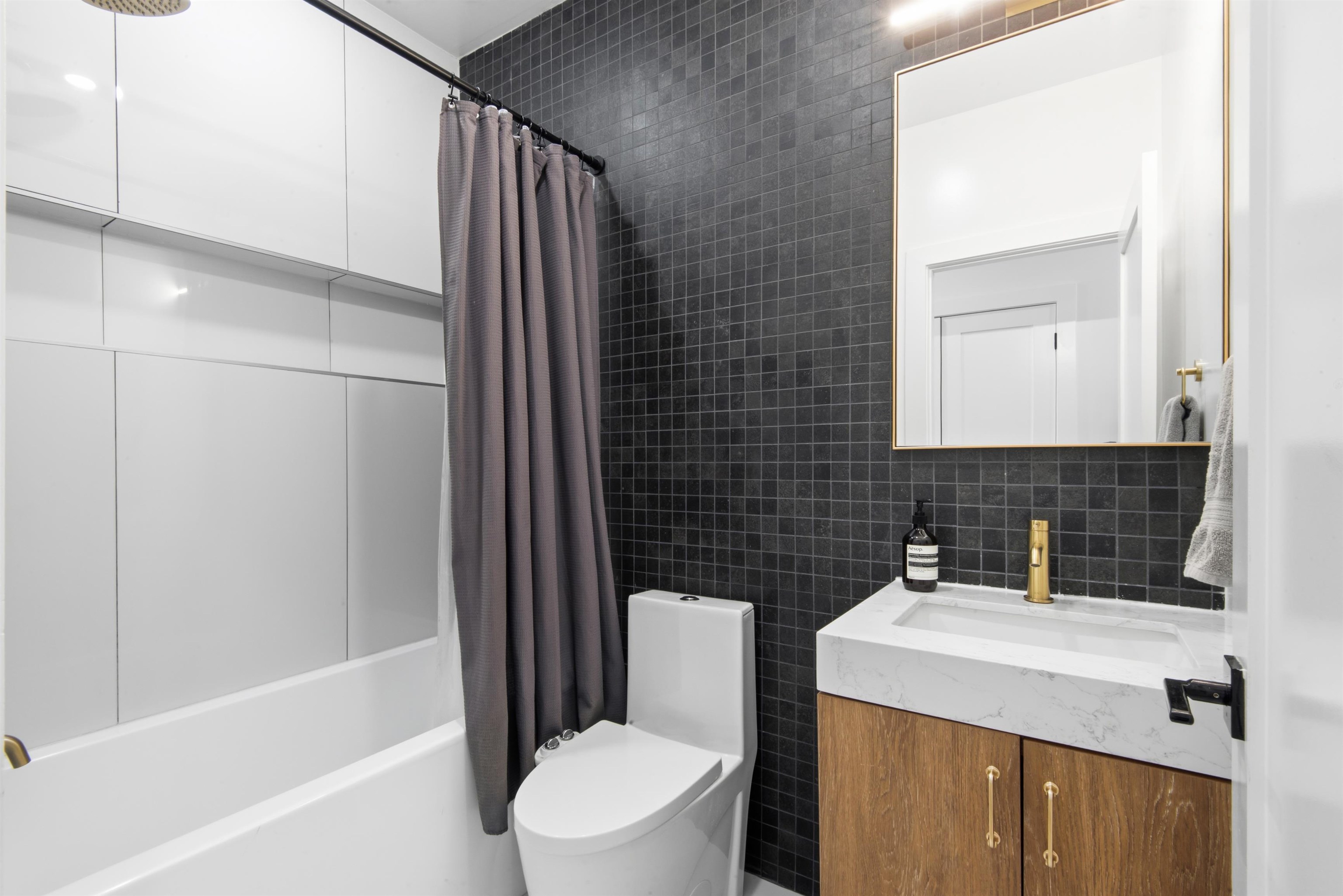 19 LEONARD ST #2