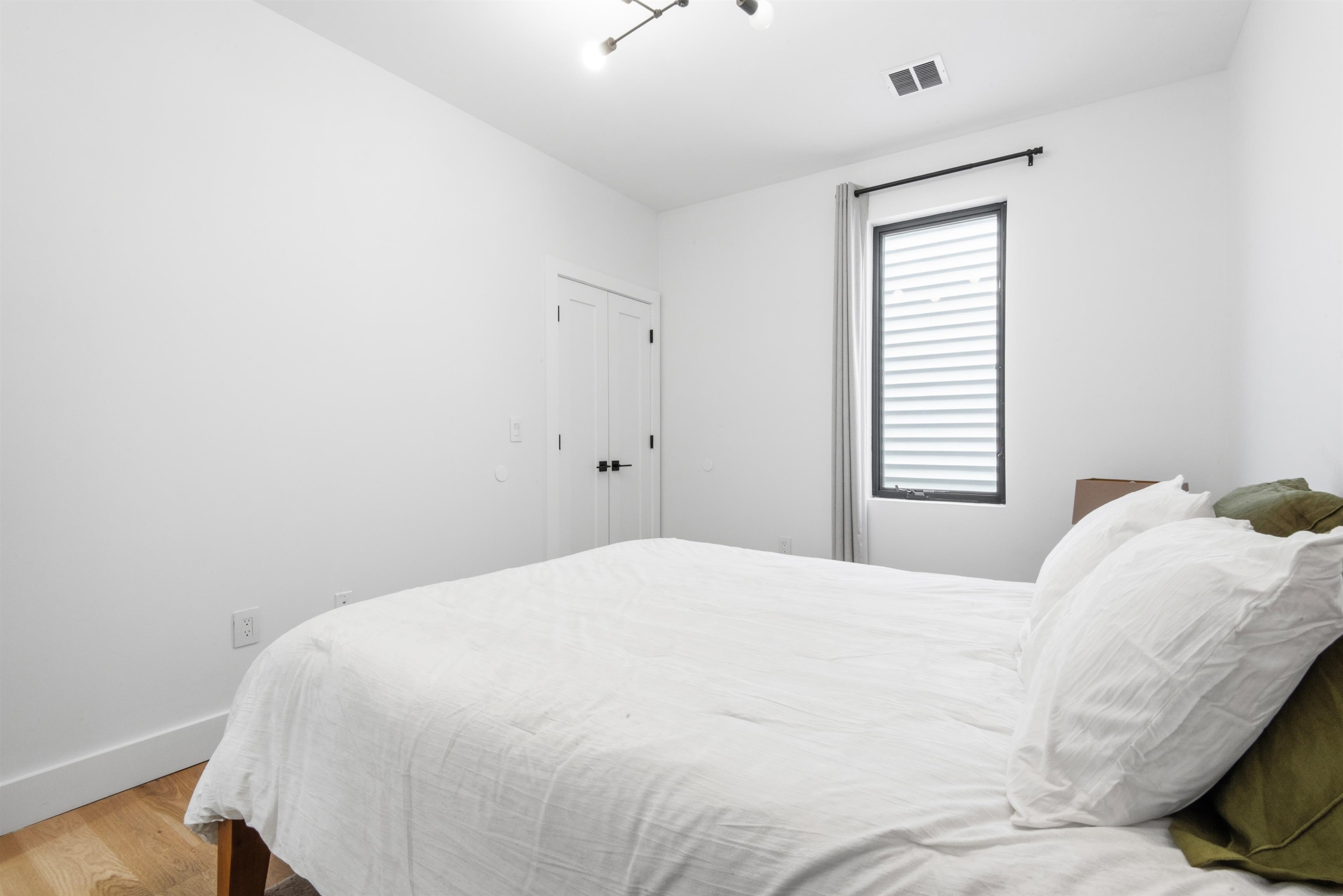 19 LEONARD ST #2