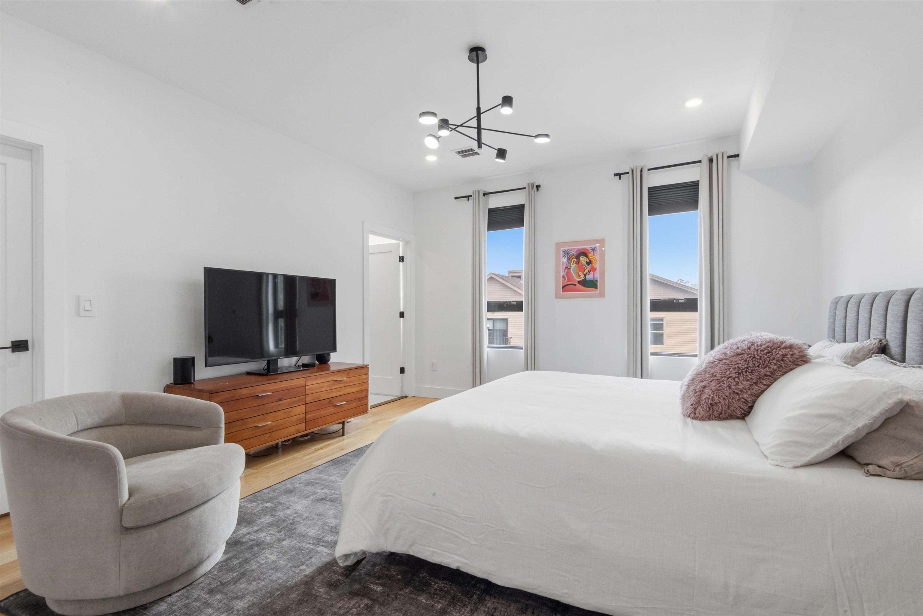19 LEONARD ST #2