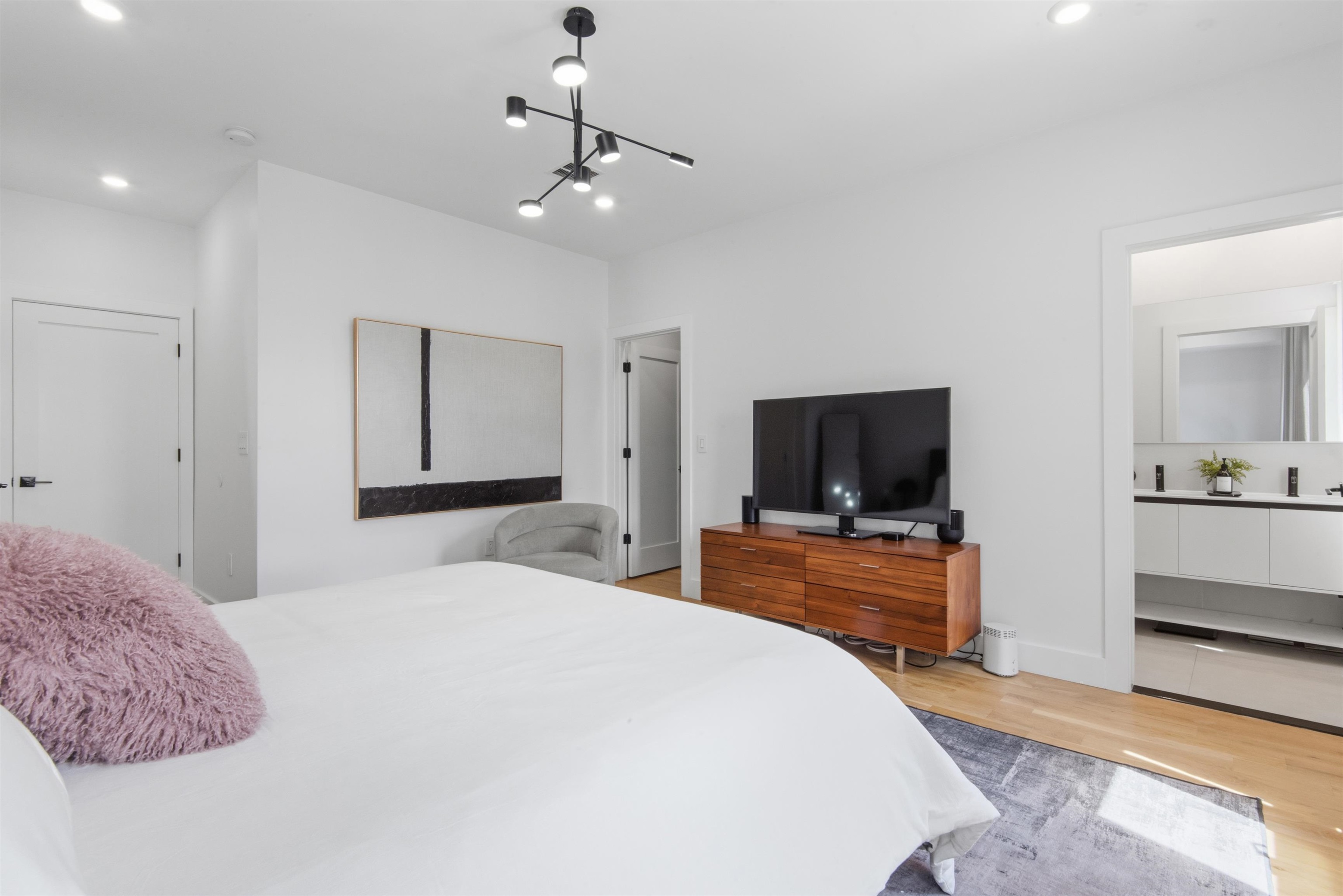 19 LEONARD ST #2