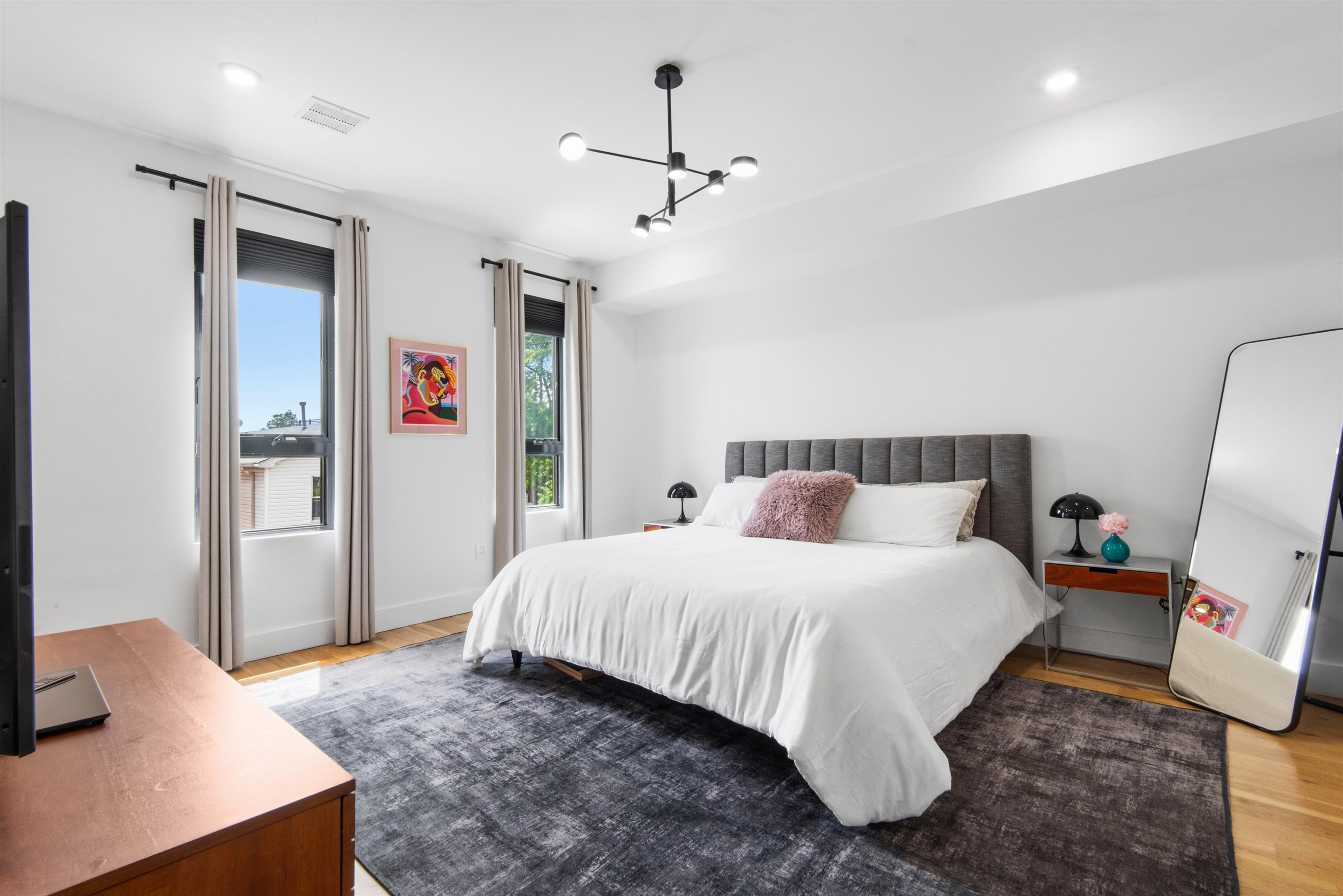 19 LEONARD ST #2