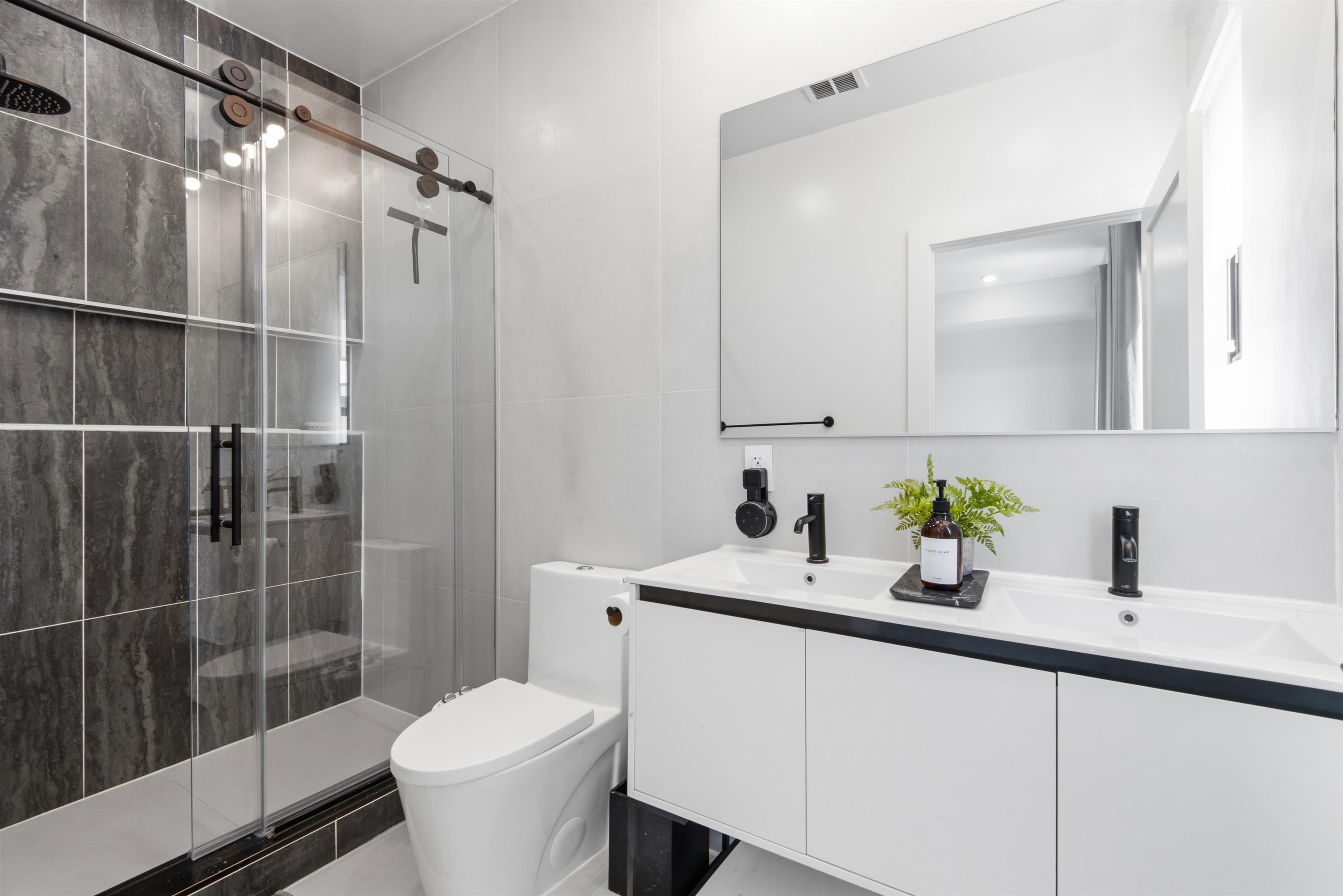 19 LEONARD ST #2