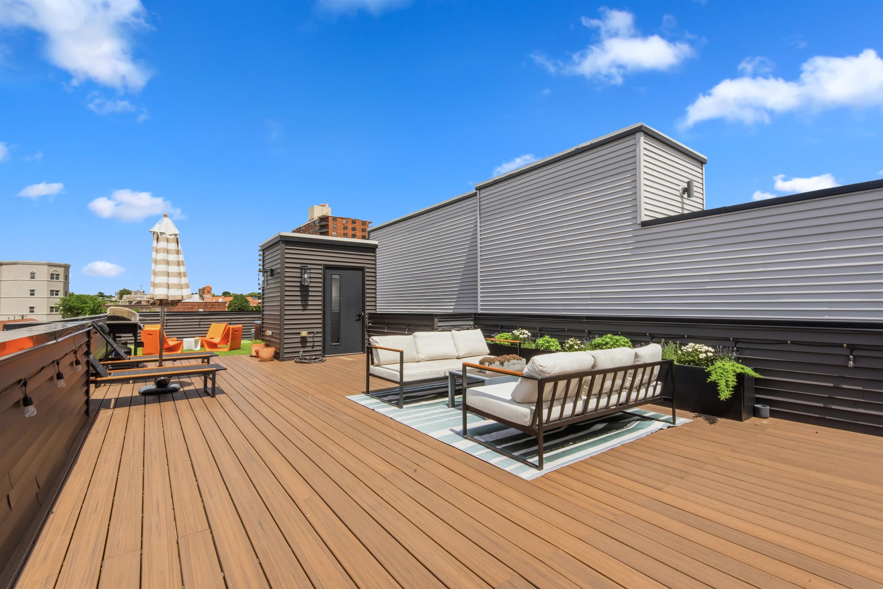 19 LEONARD ST #2