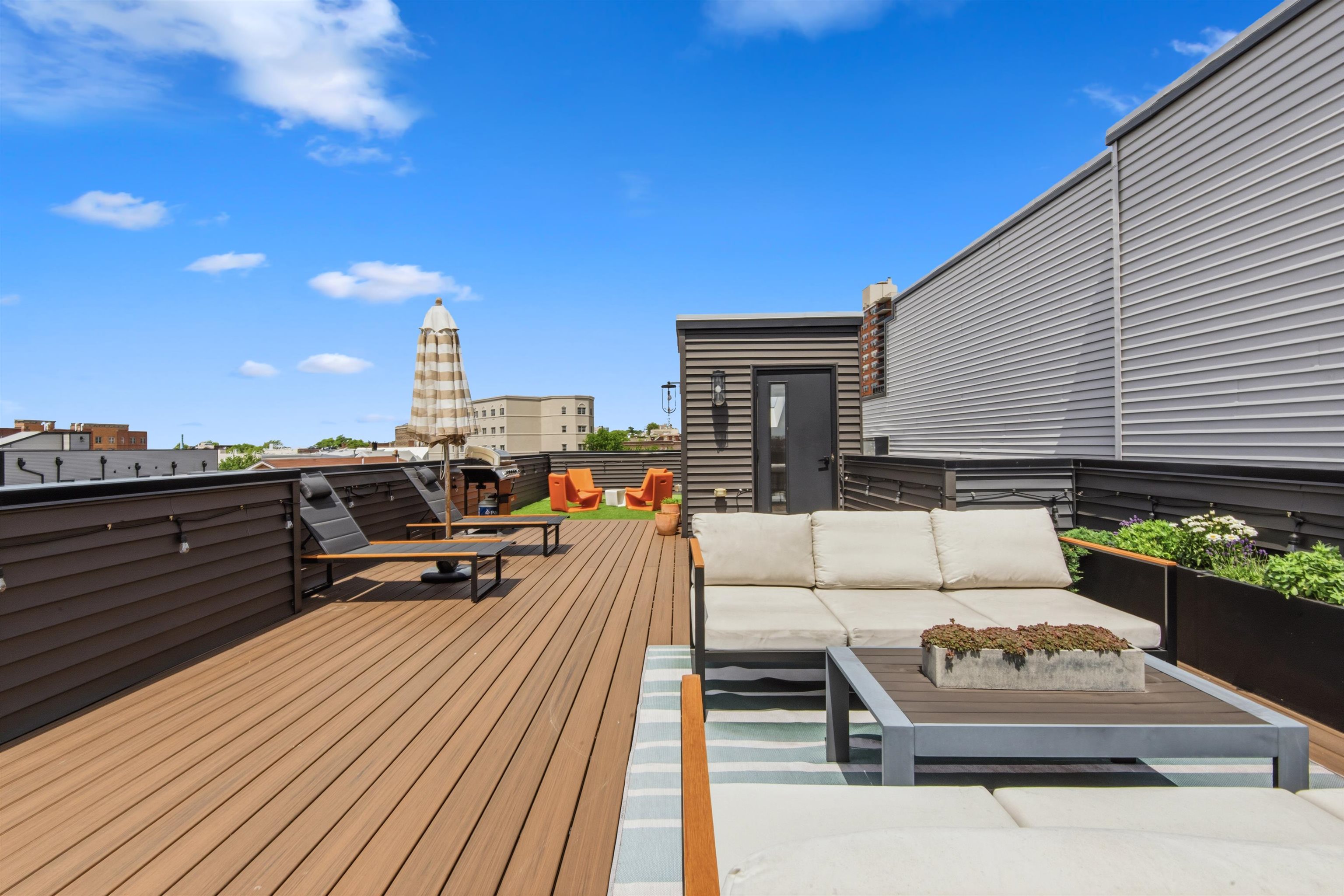 19 LEONARD ST #2