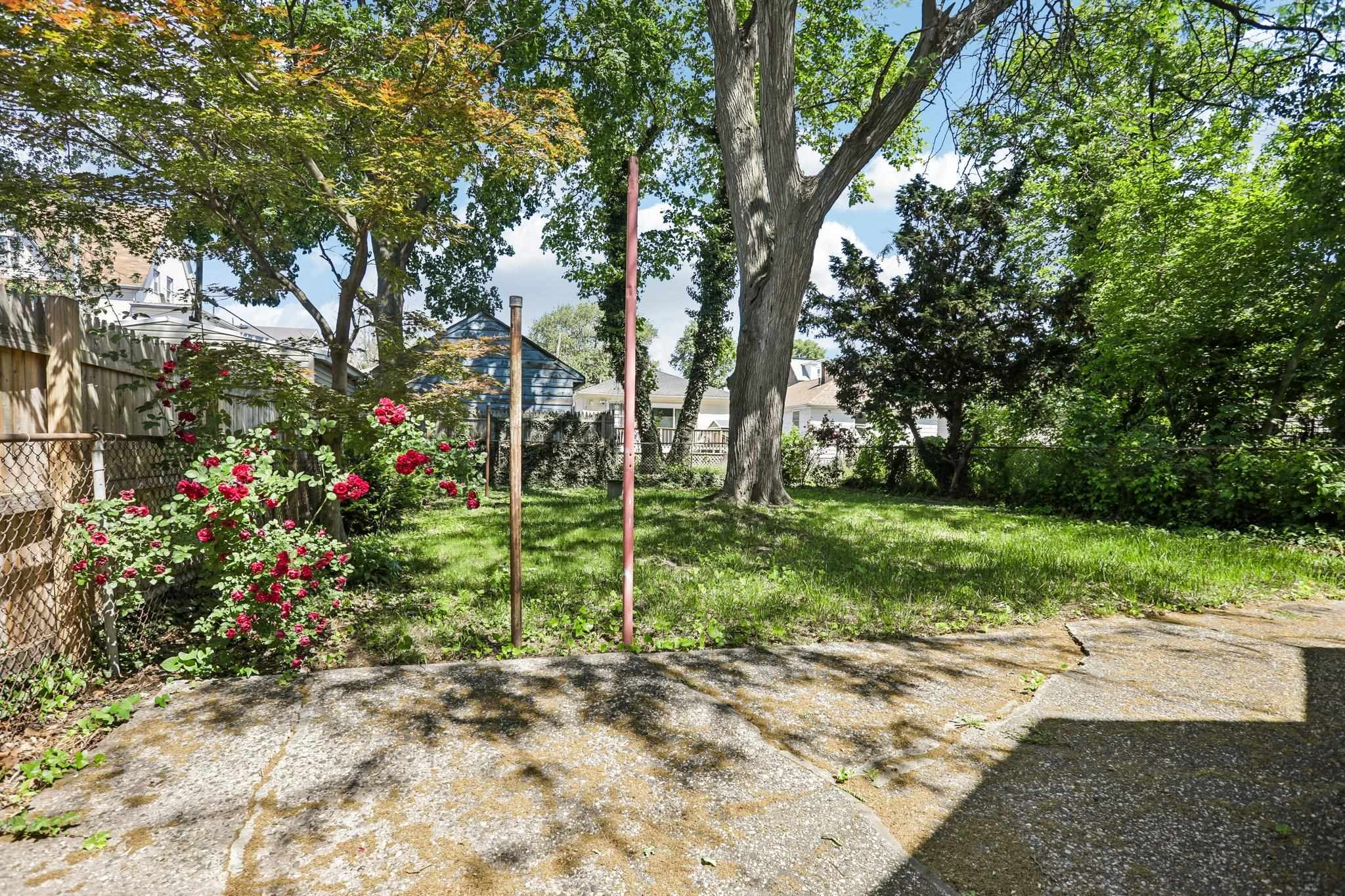 261 GARFIELD AVE