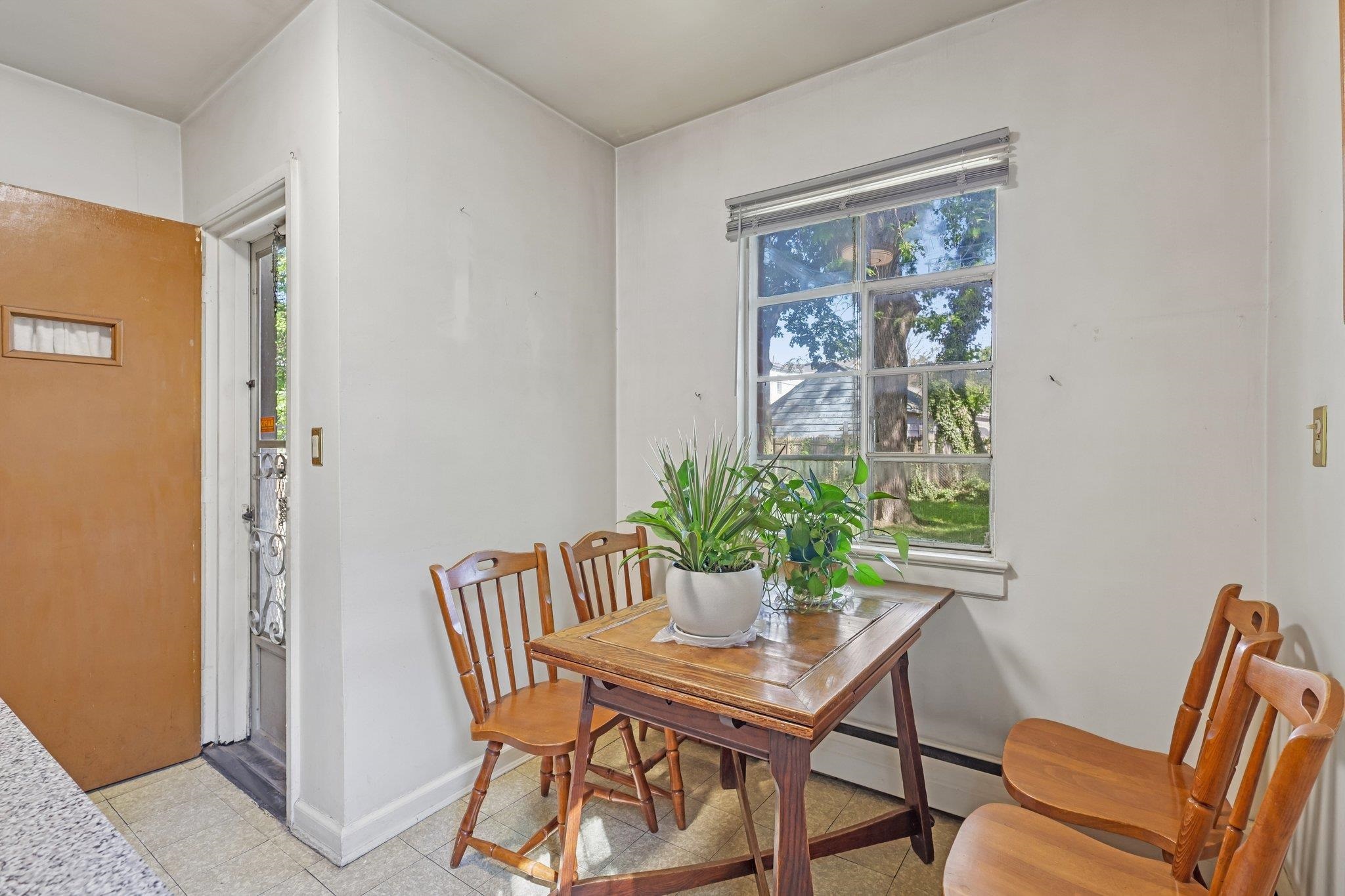 261 GARFIELD AVE