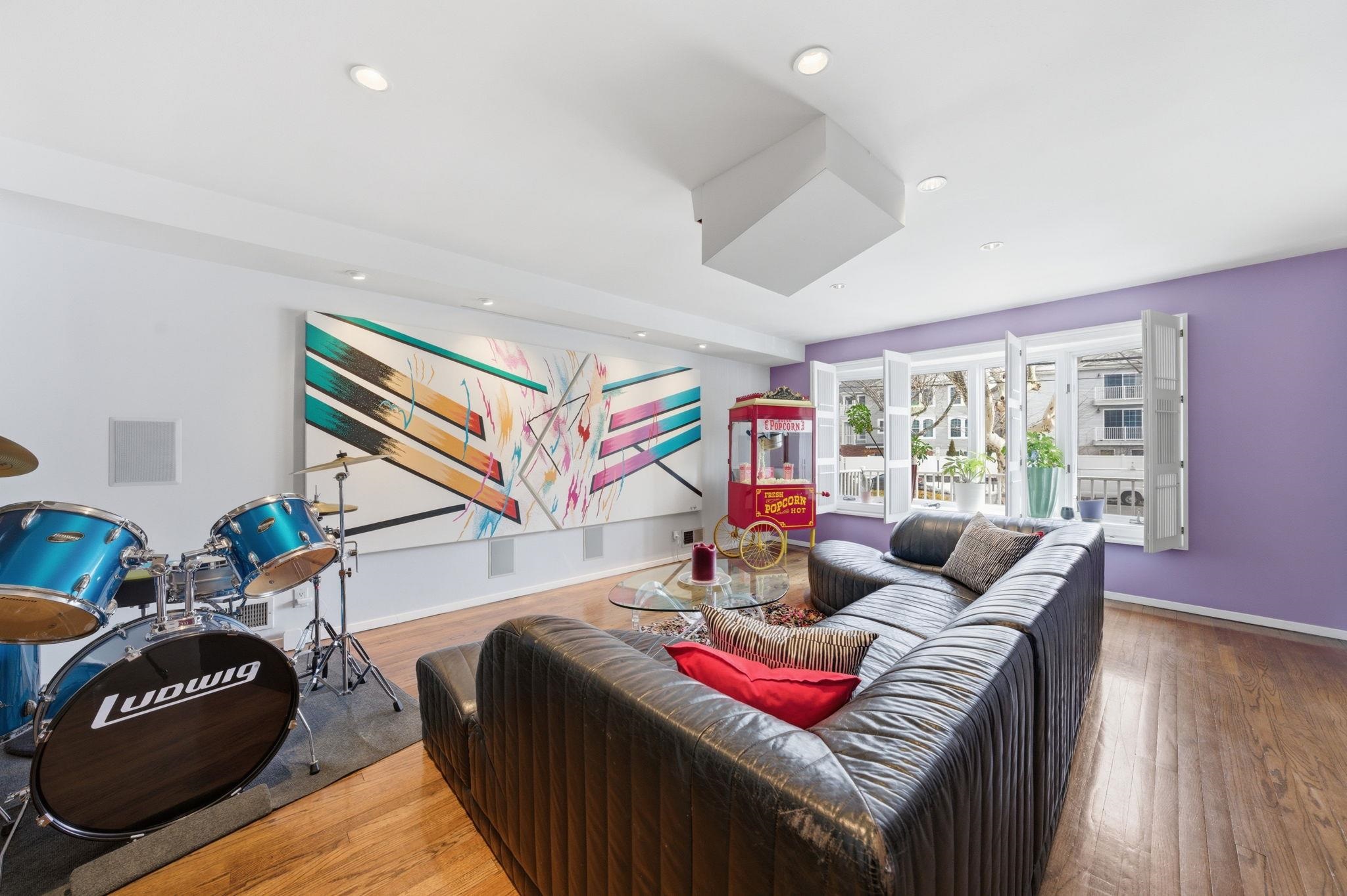 141 KENNEDY BLVD - Photo 4