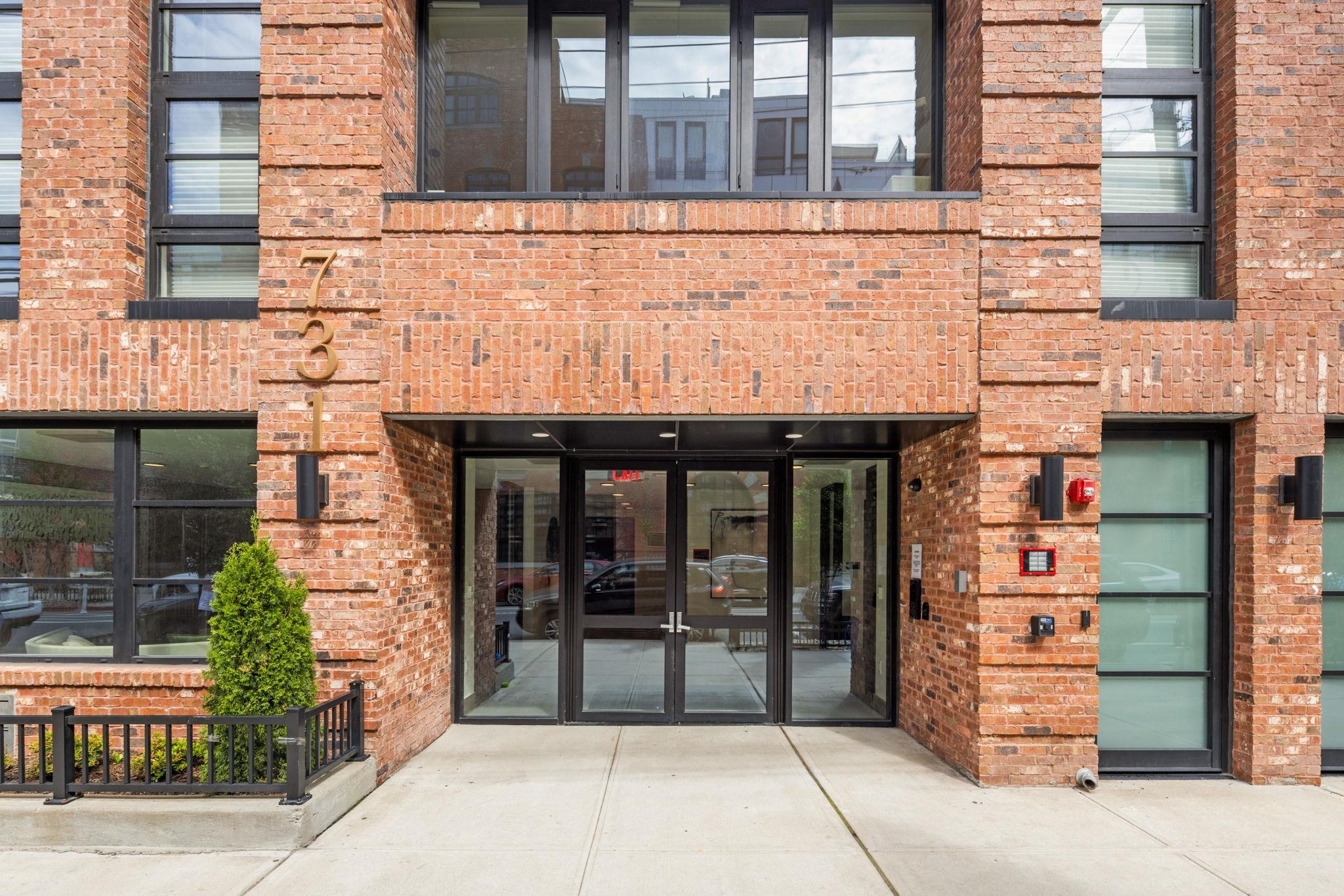 731 CLINTON ST #31