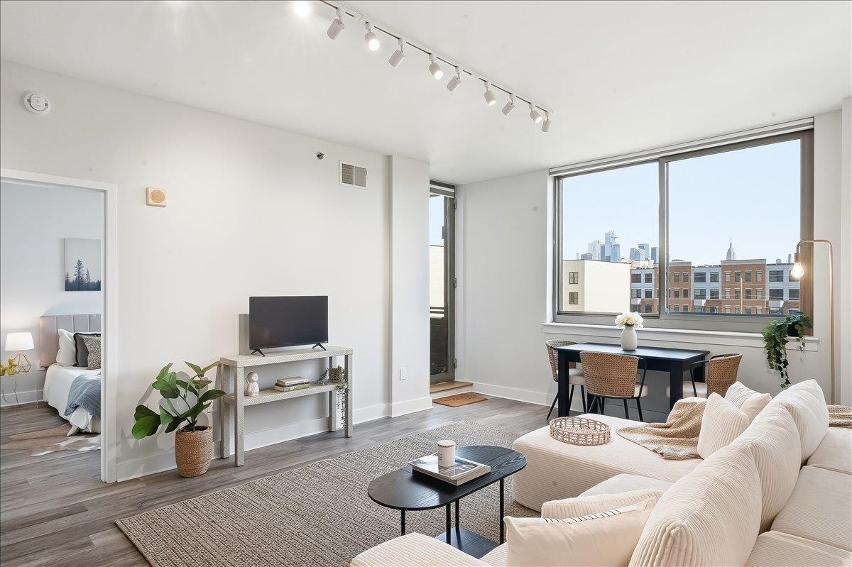 800 JACKSON ST - Photo 1