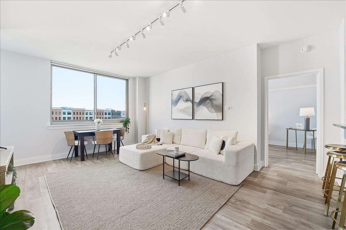 800 JACKSON ST - Photo 2