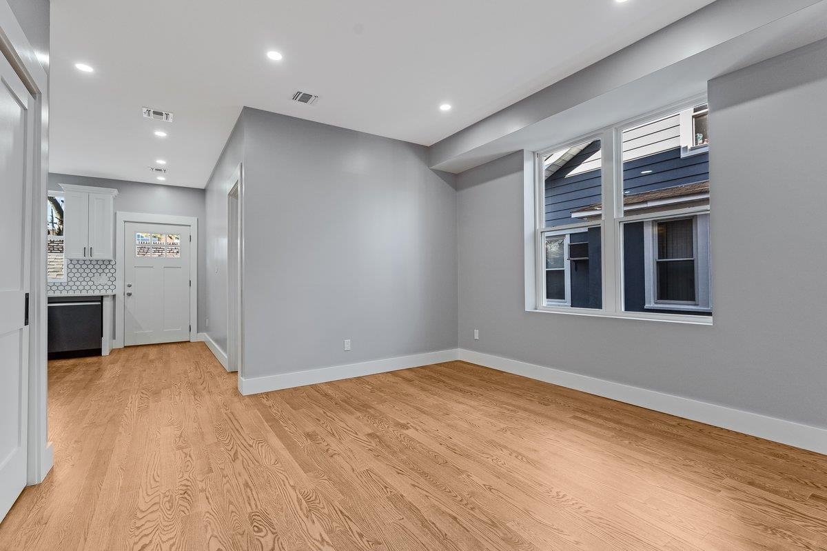 191 FRANKLIN ST - Photo 3