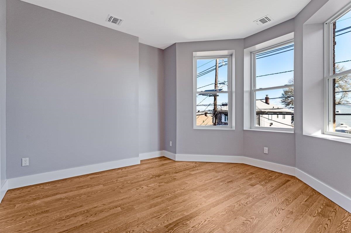 191 FRANKLIN ST - Photo 5