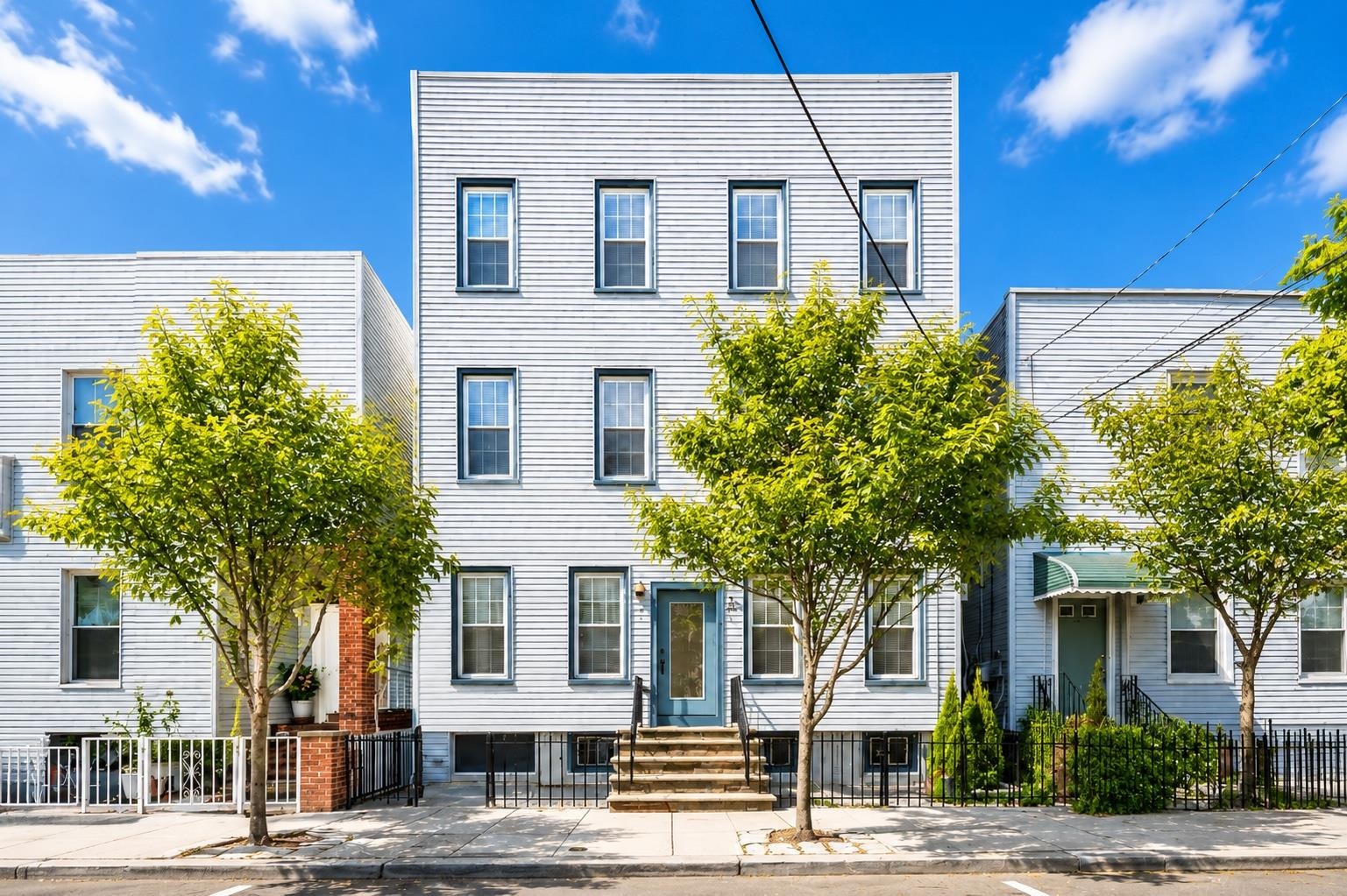 121 41ST ST - Photo 1