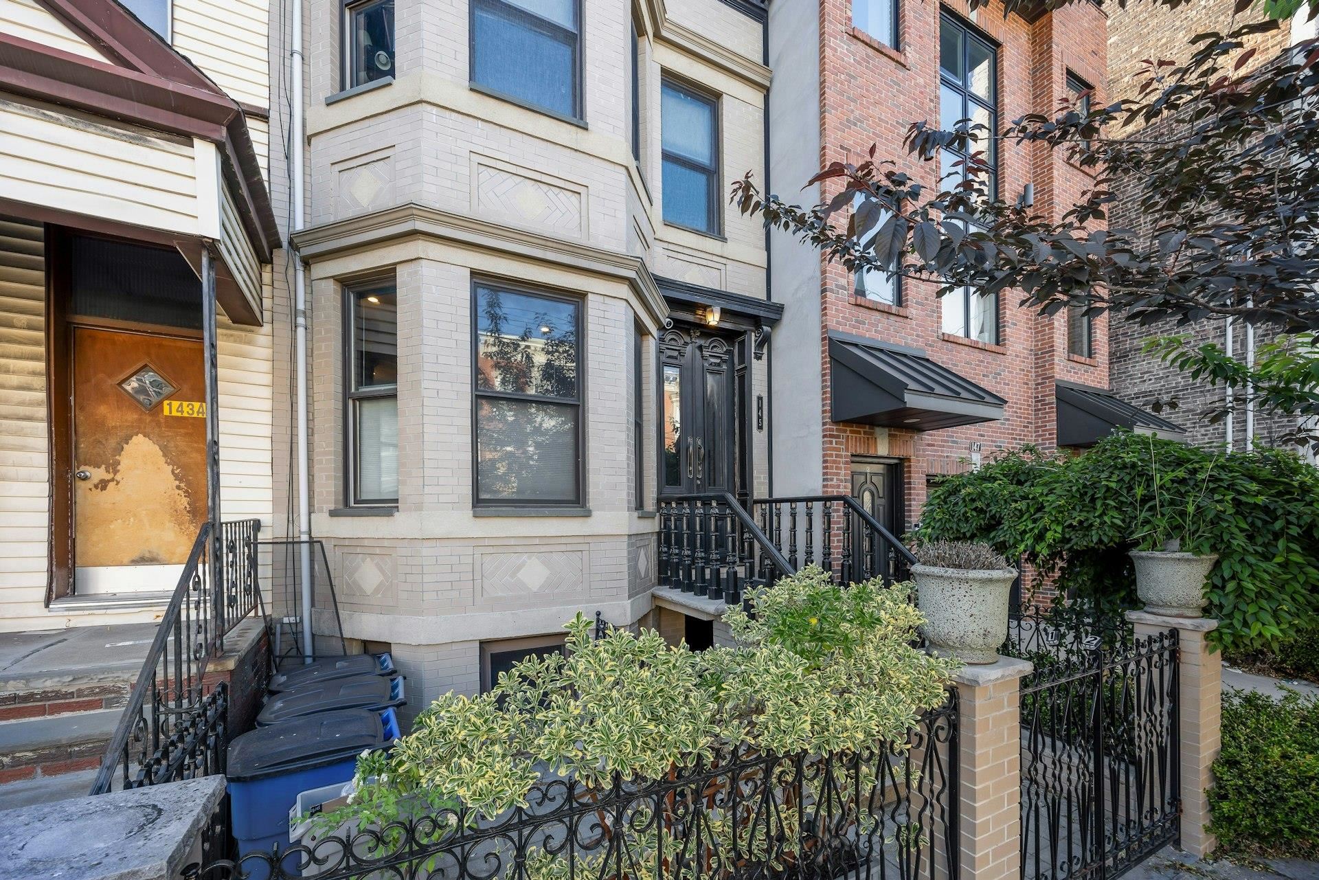 145 WEBSTER AVE - Photo 5