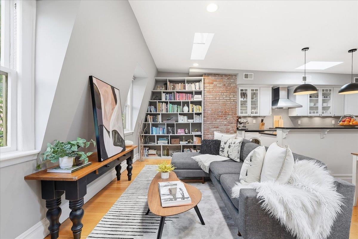 247 2ND ST - Photo 3