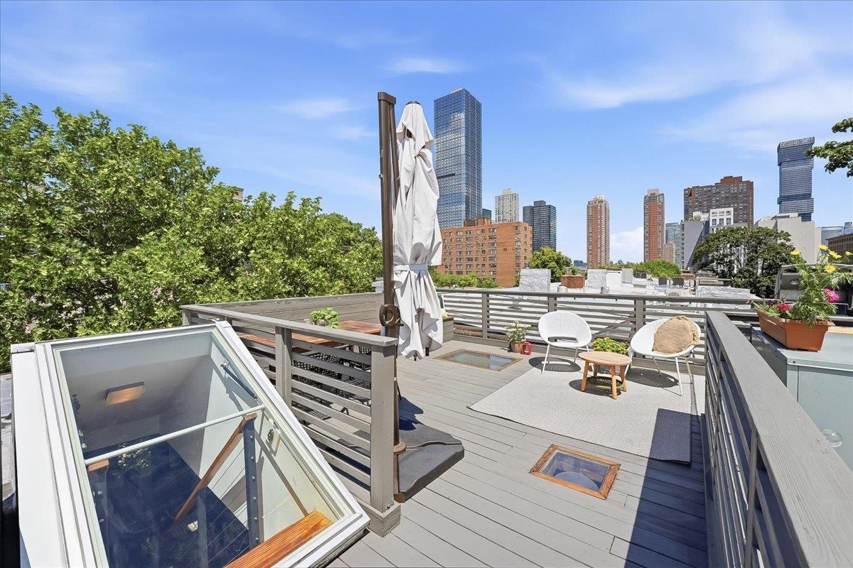 247 2ND ST #3
