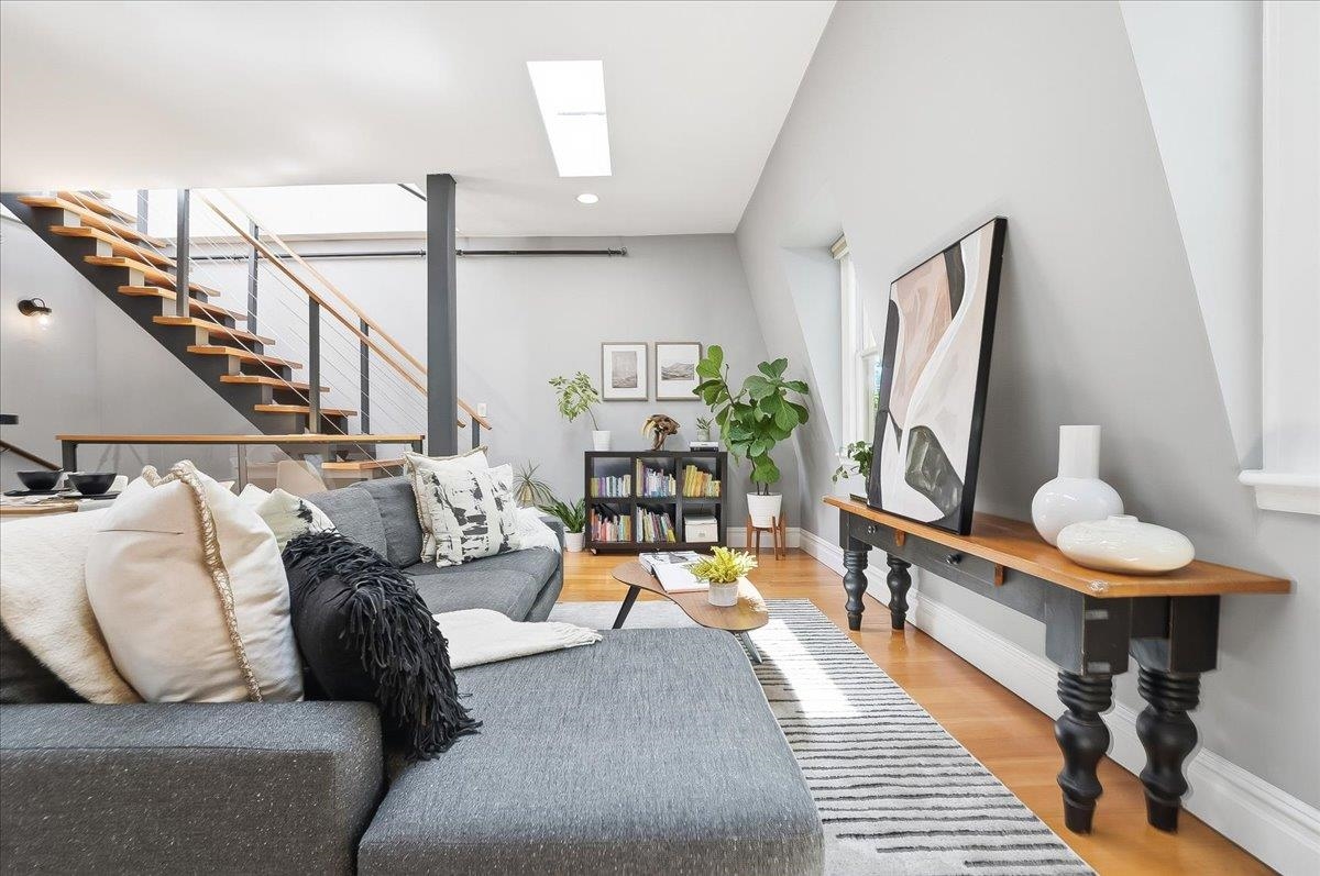247 2ND ST - Photo 4