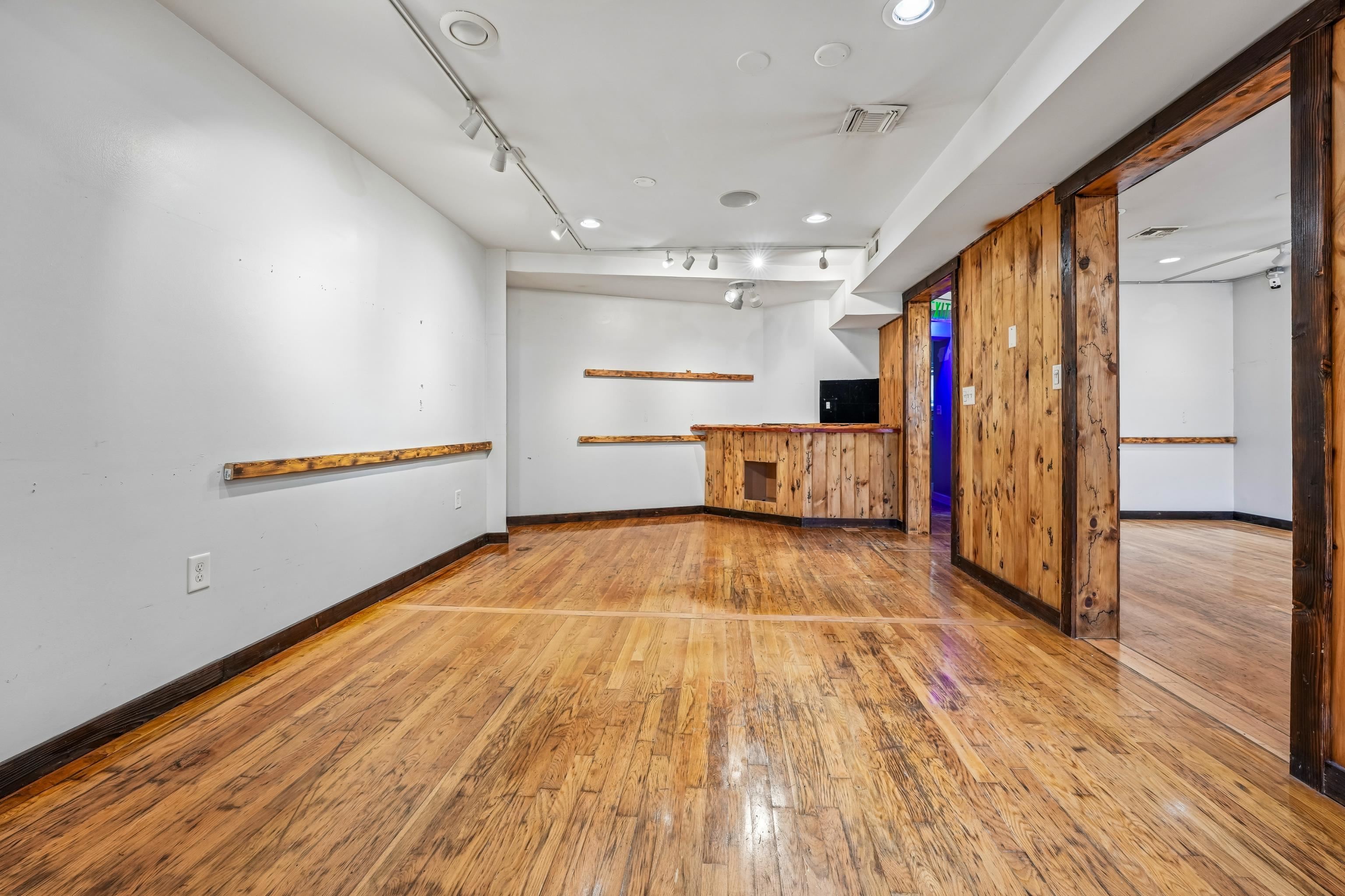 271 NEWARK AVE #1