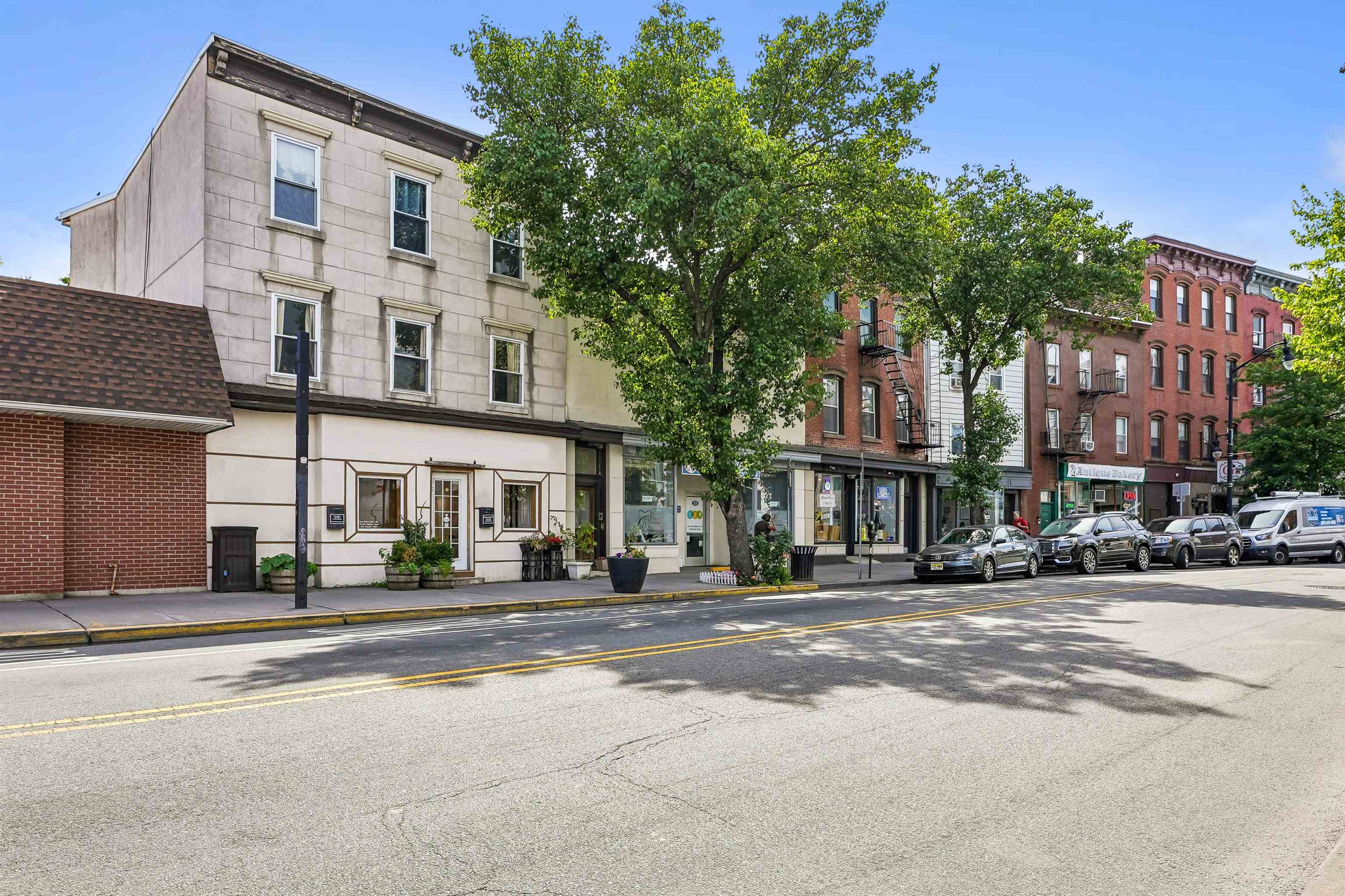 271 NEWARK AVE #1