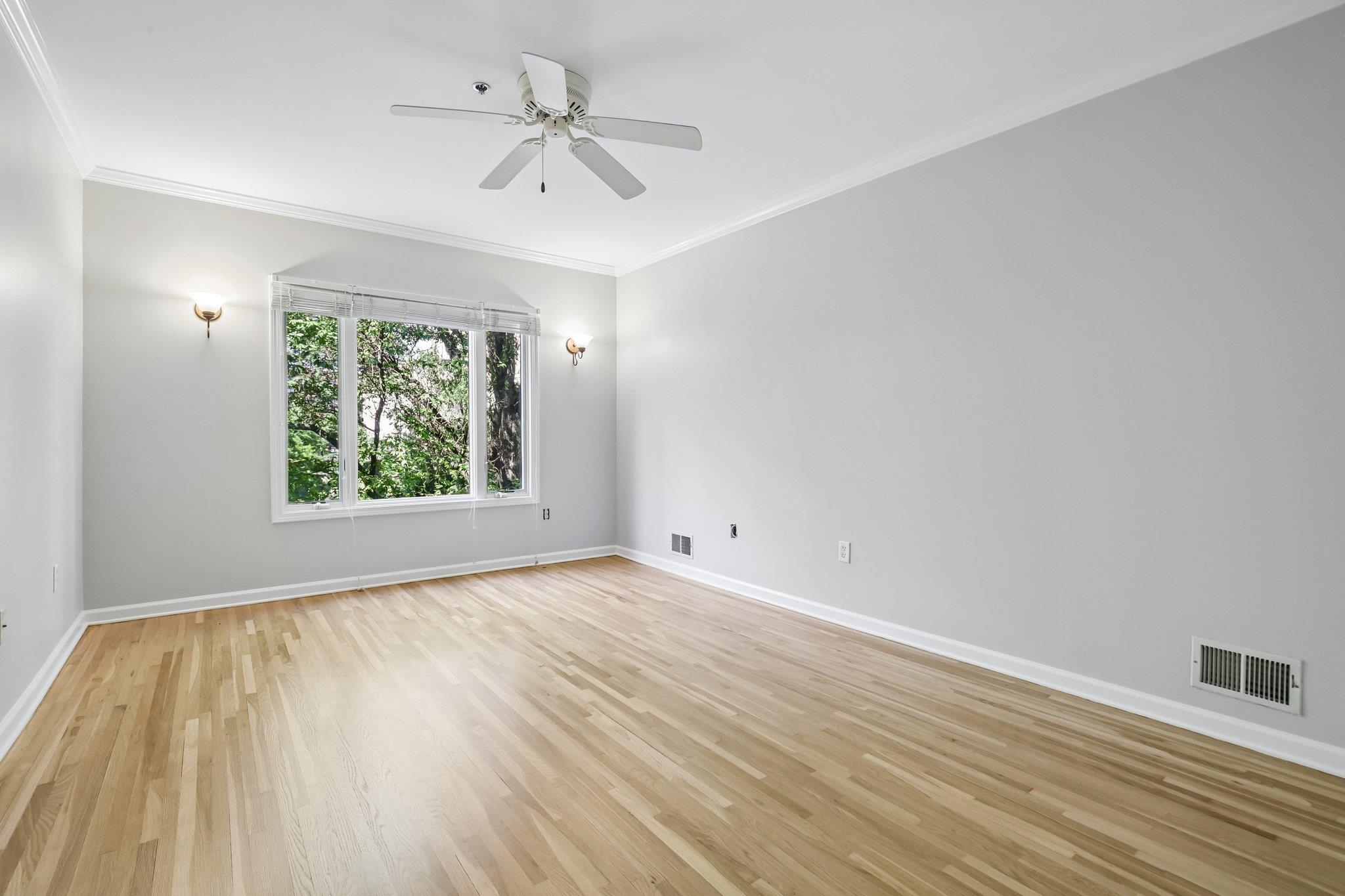508 1ST ST - Photo 3