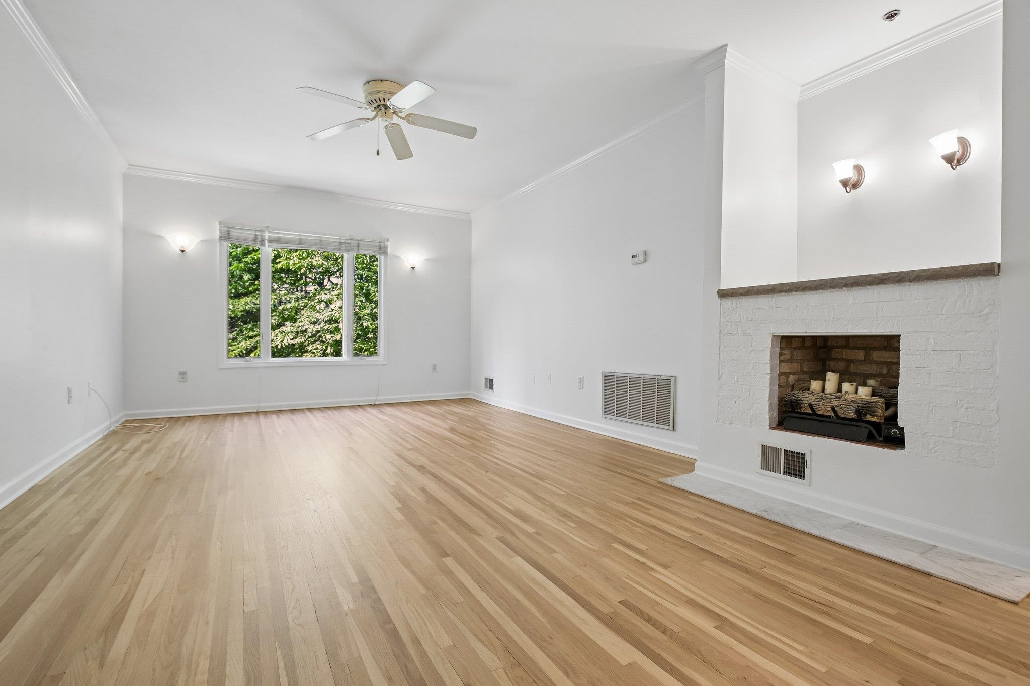 508 1ST ST - Photo 4