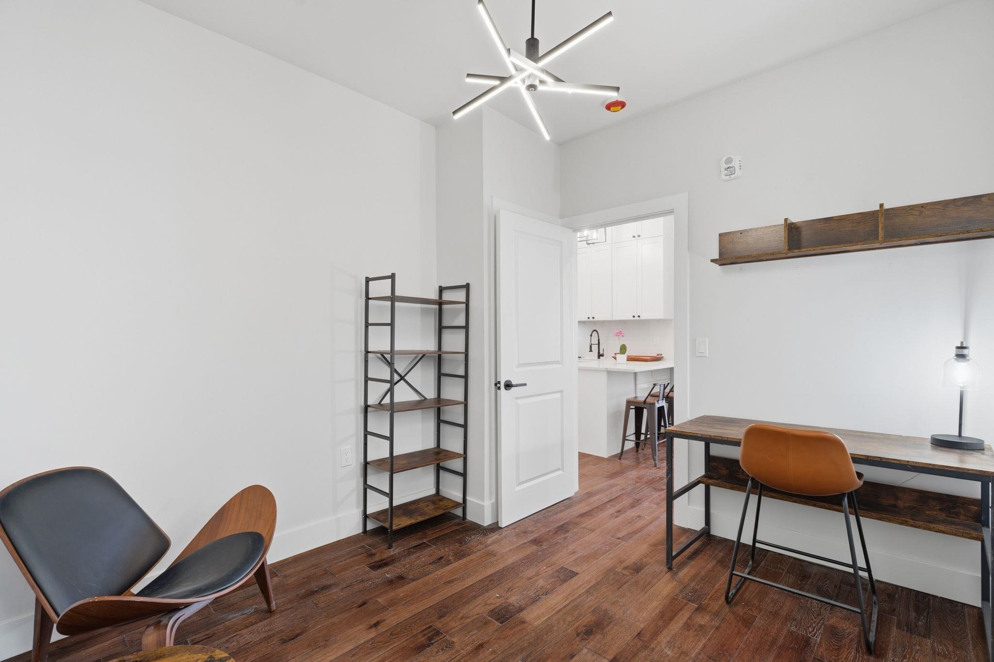 104 GLENWOOD AVE #100