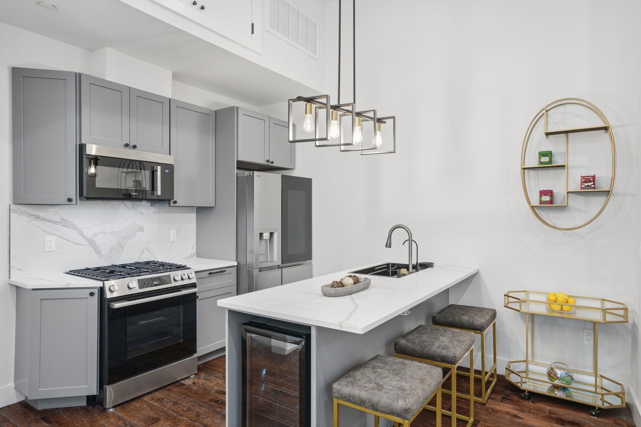 104 GLENWOOD AVE #100