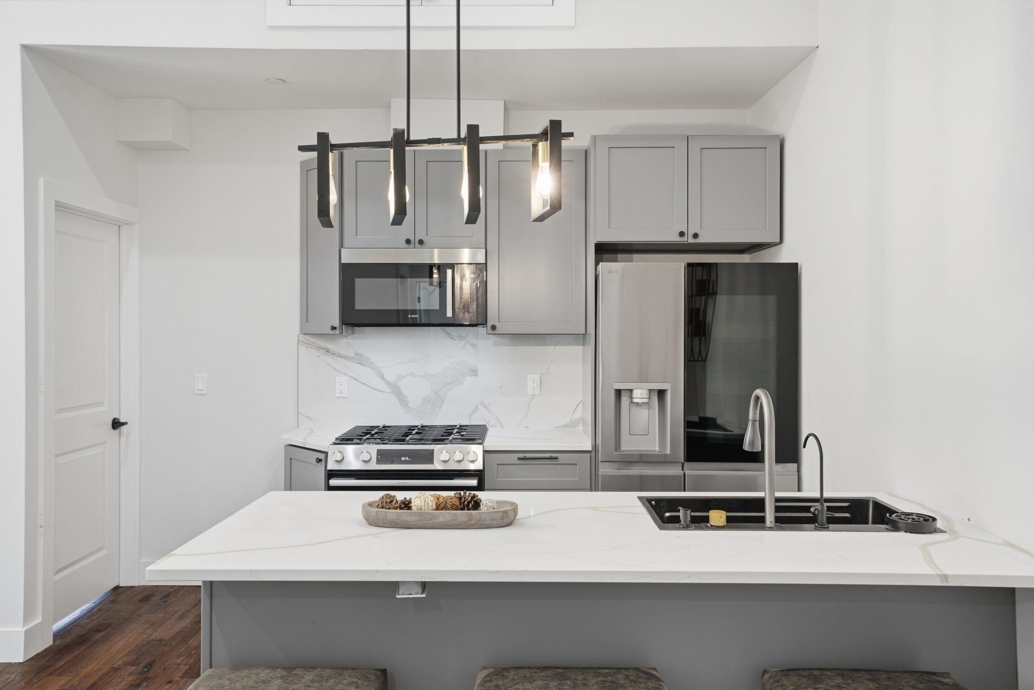 104 GLENWOOD AVE #100