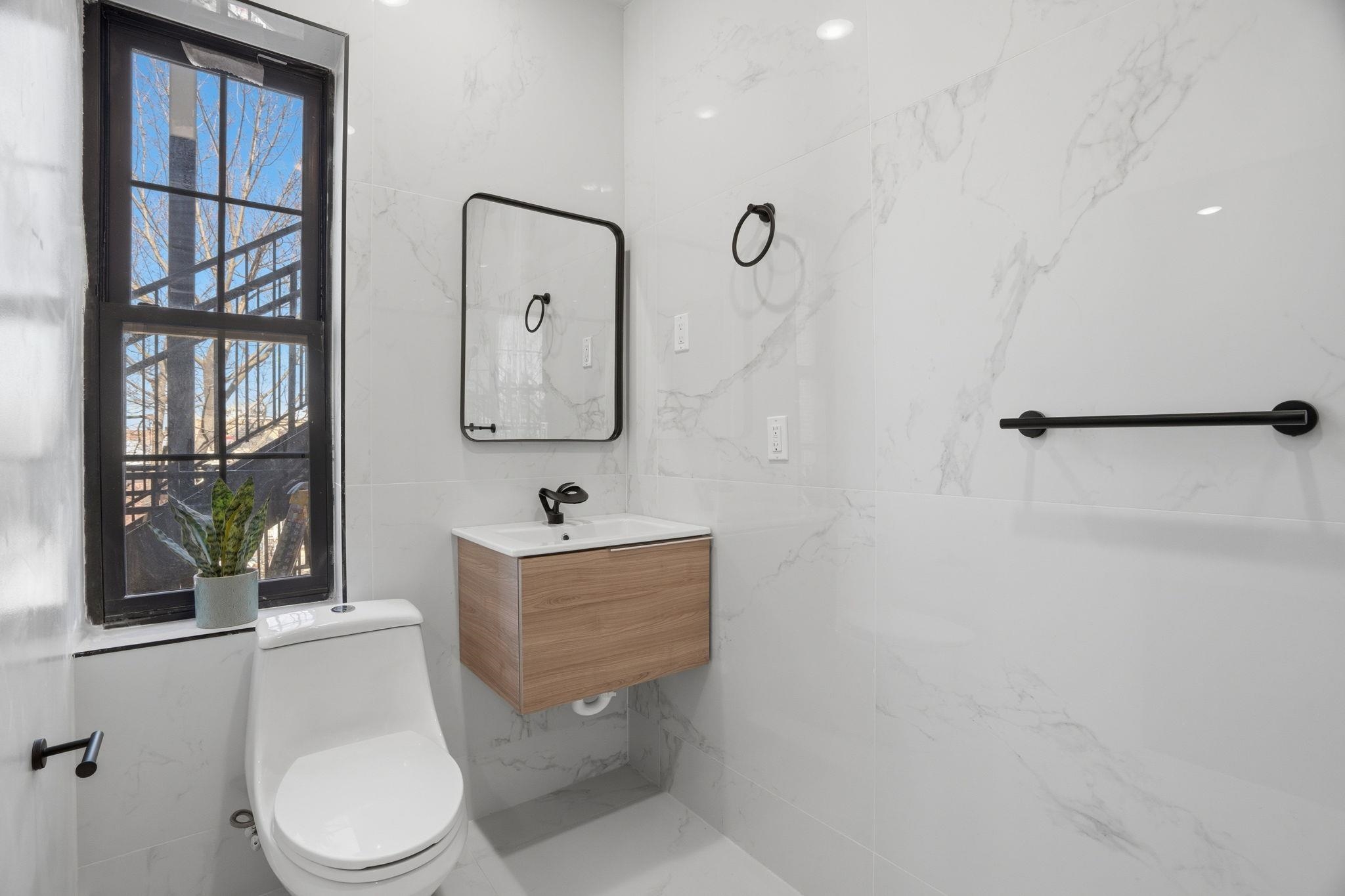 104 GLENWOOD AVE #100