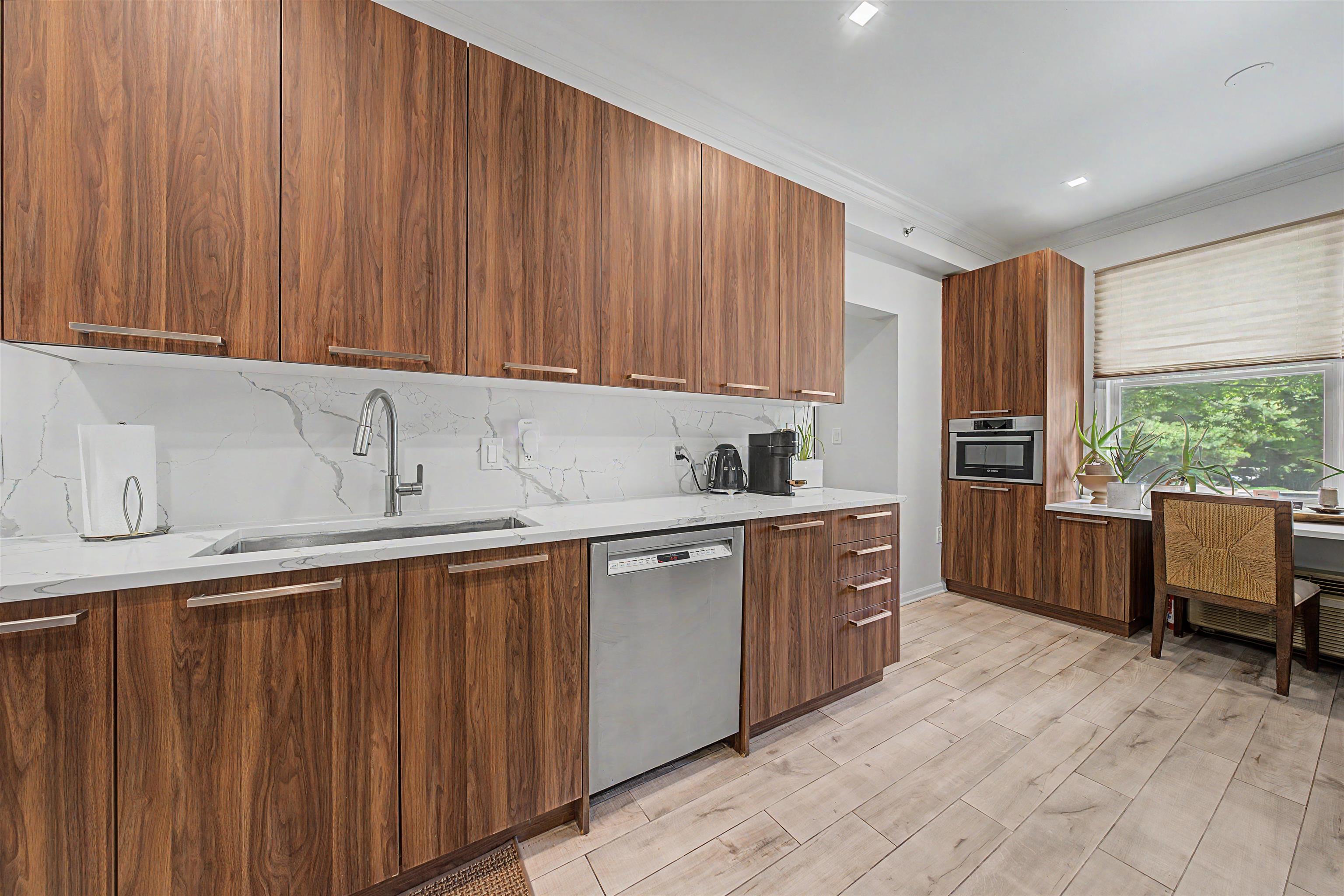 4 CONSTELLATION PL - Photo 5