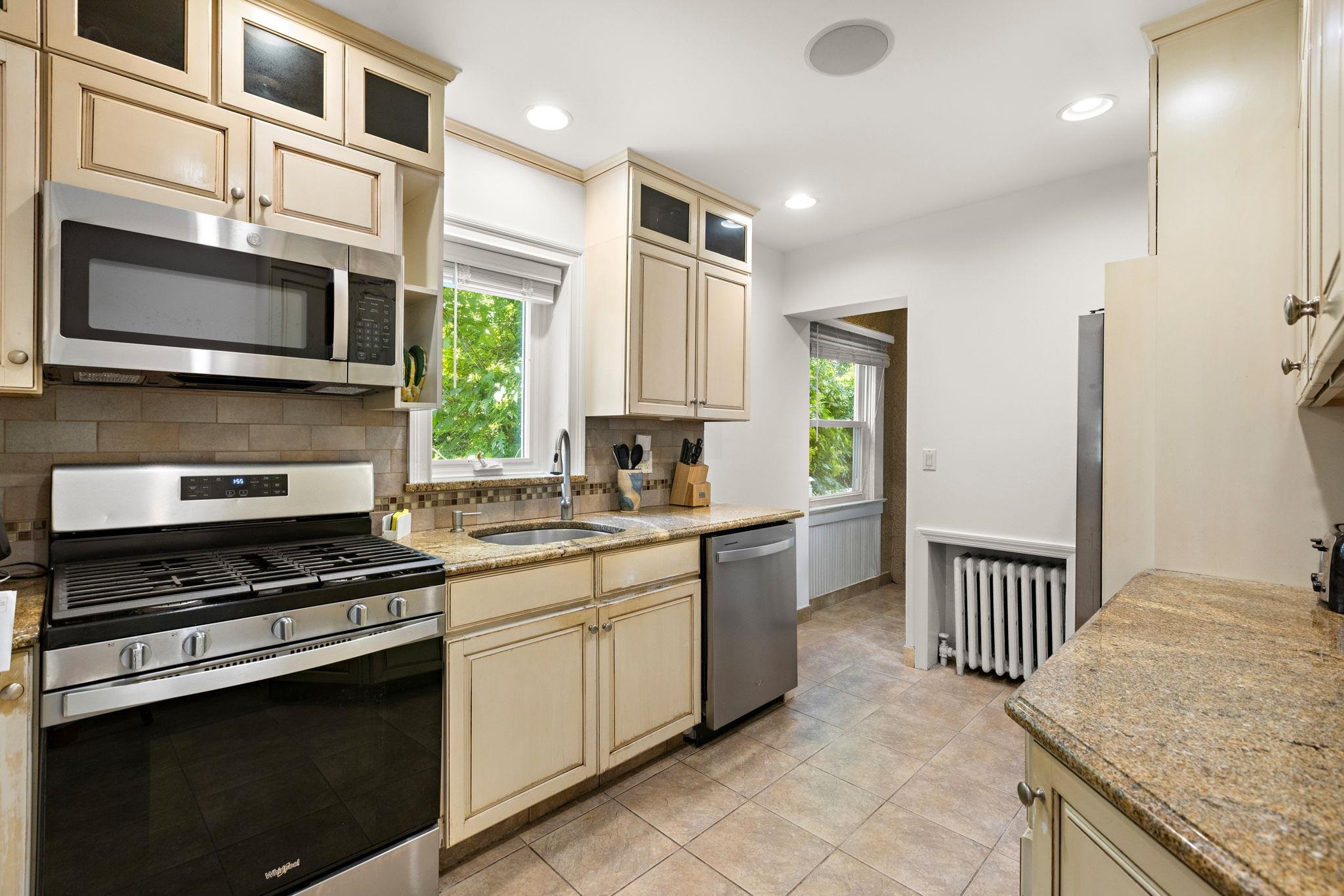 324 78TH ST - Photo 4
