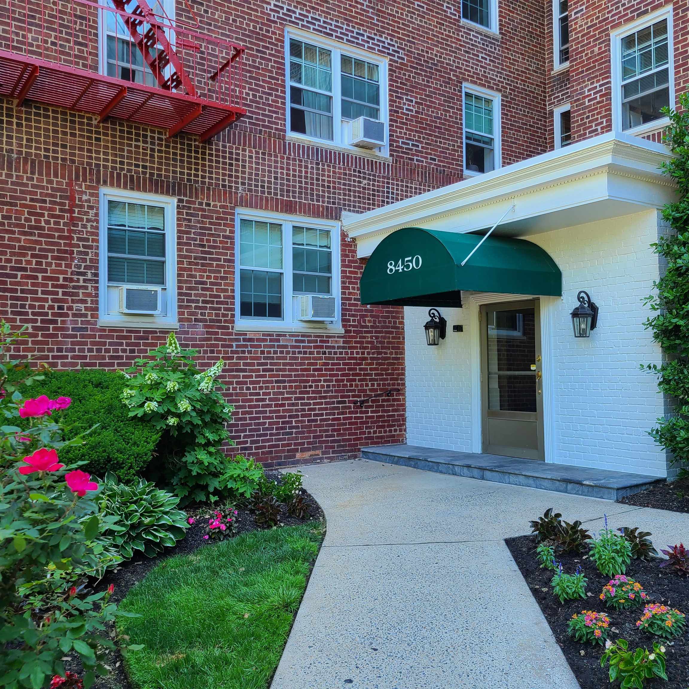 8450 BLVD EAST - Photo 1