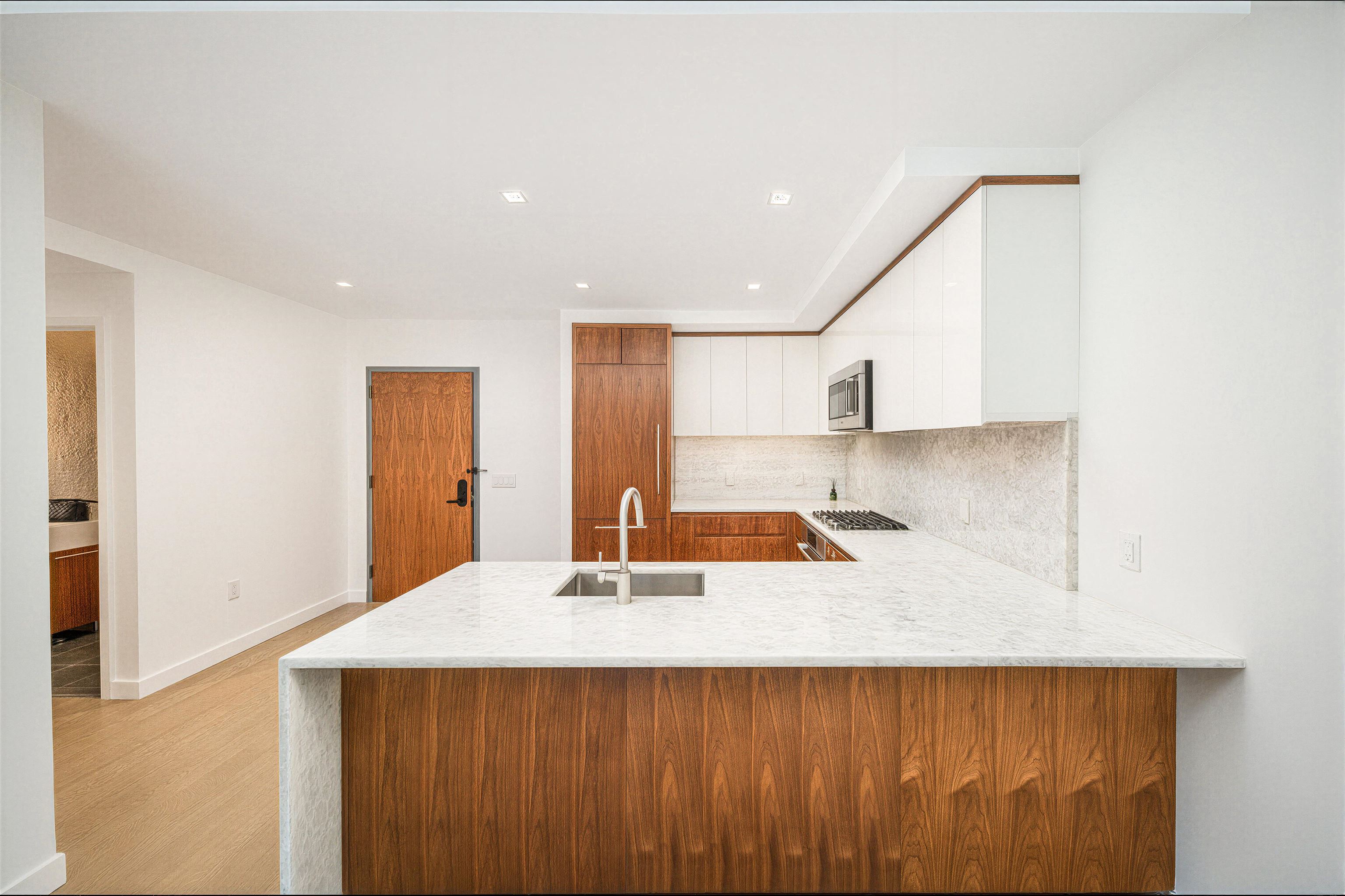 75 PARK LANE SOUTH - Photo 4